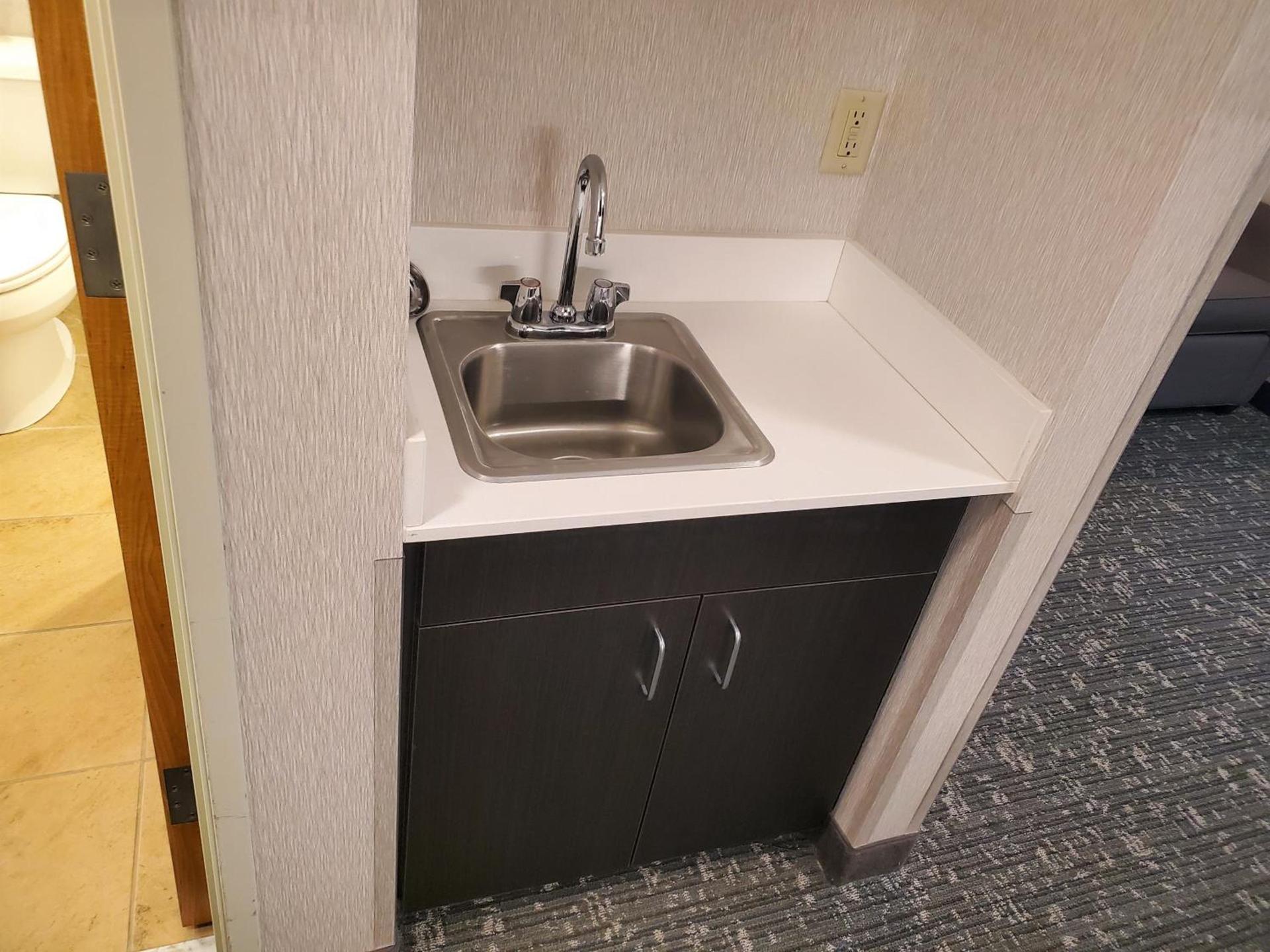 Holiday Inn Express & Suites Cheney by IHG photo 23