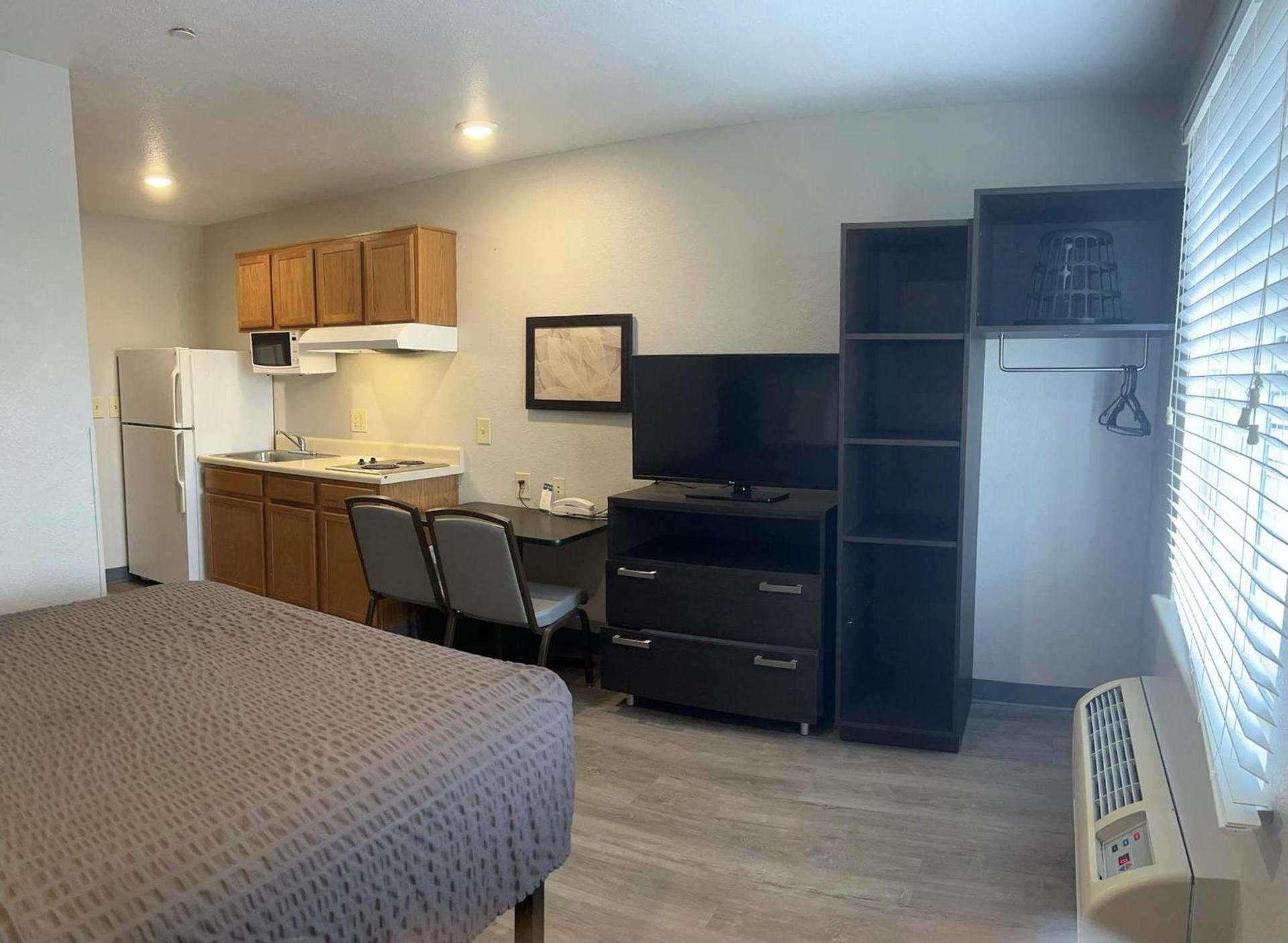 WoodSpring Suites Charlotte Gastonia photo 12
