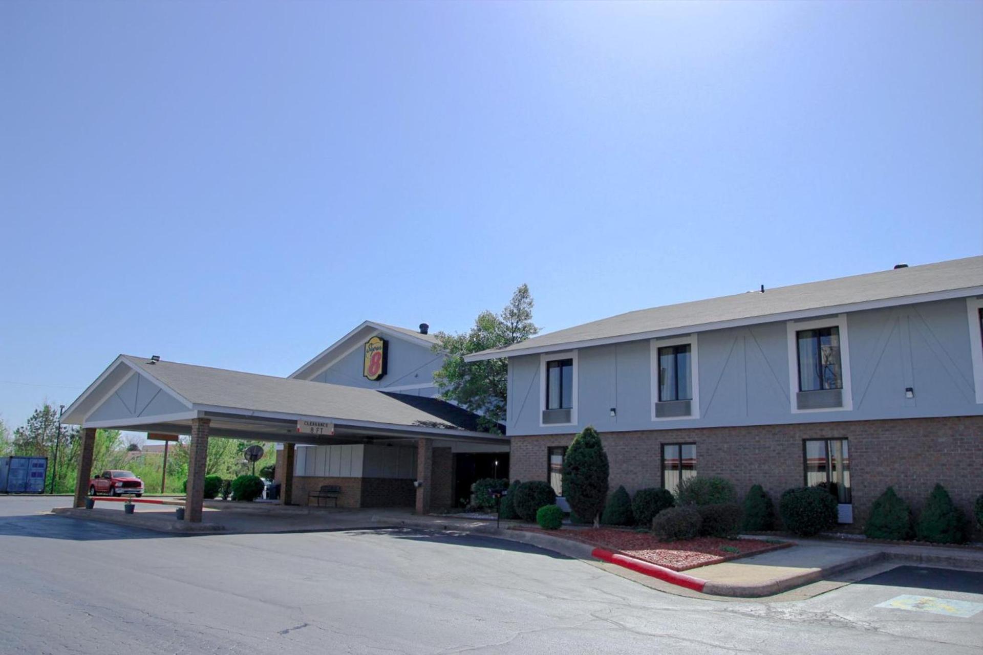Super 8 by Wyndham Harrison AR — hotel in Harrison