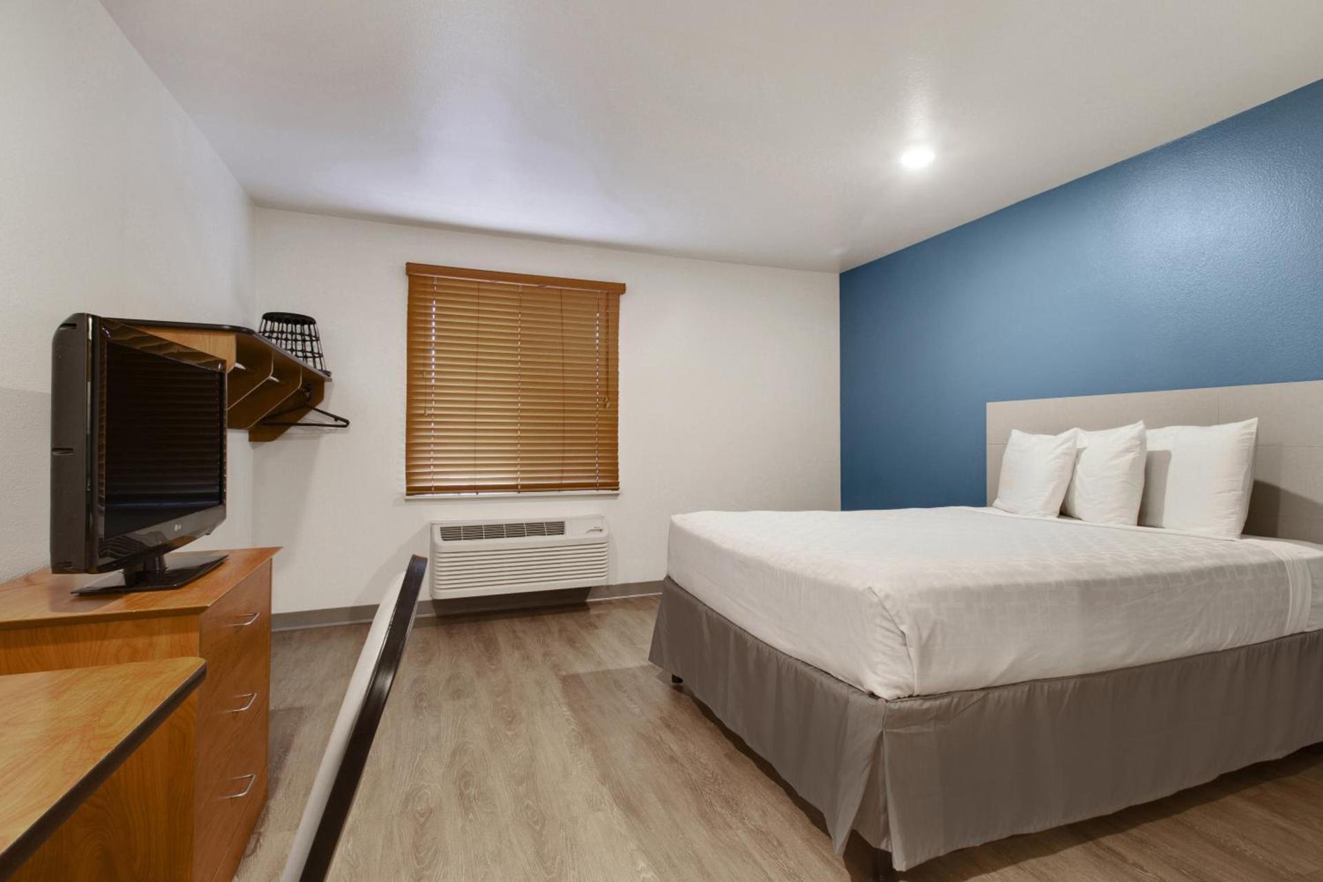 WoodSpring Suites Houston Willowbrook photo 23