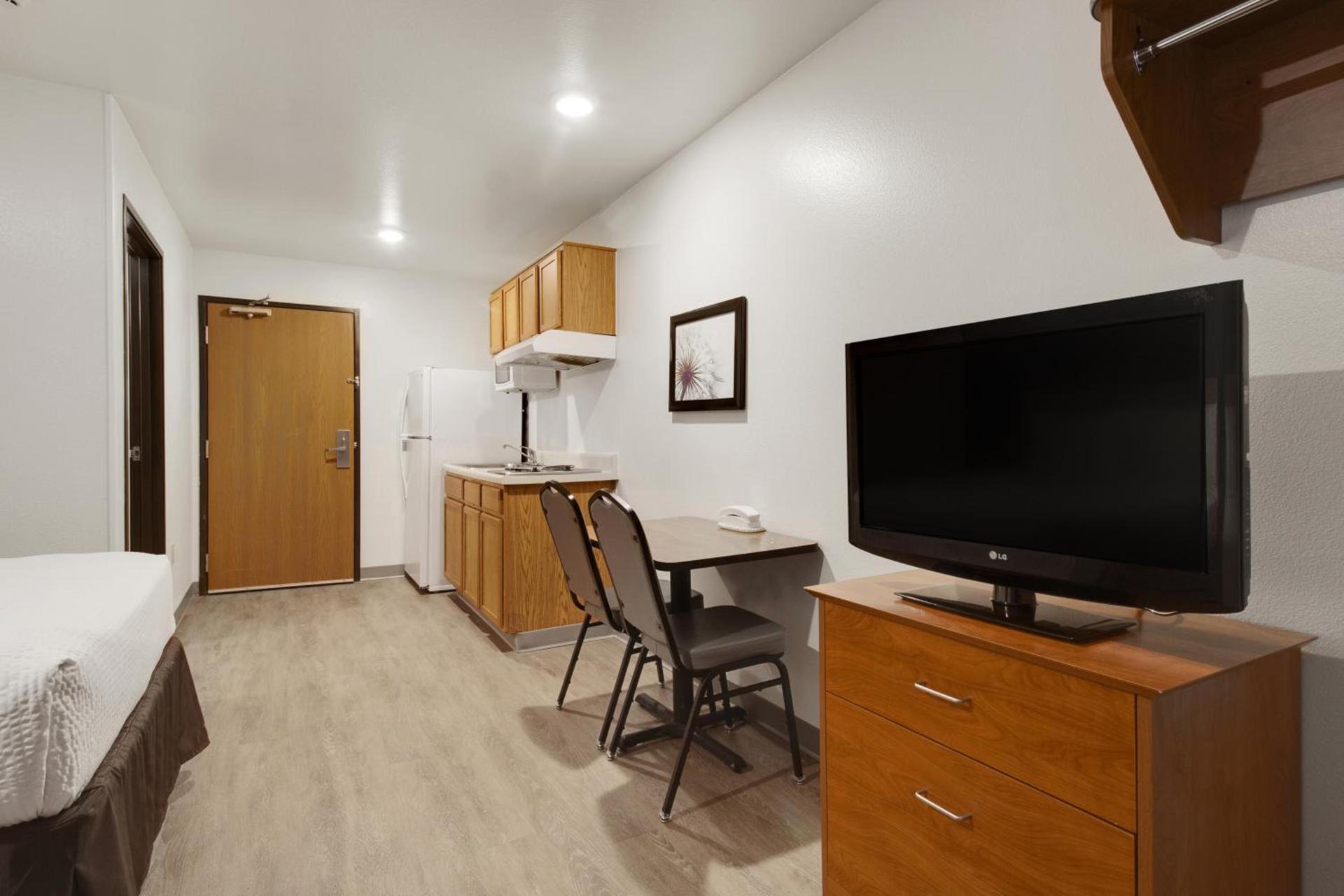 WoodSpring Suites Houston Willowbrook photo 31