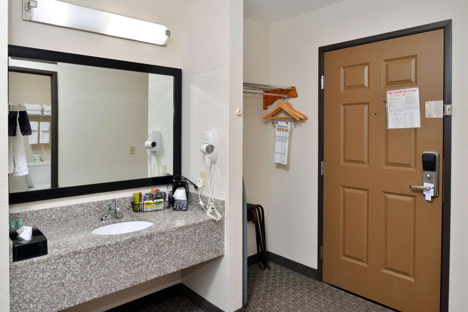 Best Western Big Spring Lodge photo 35