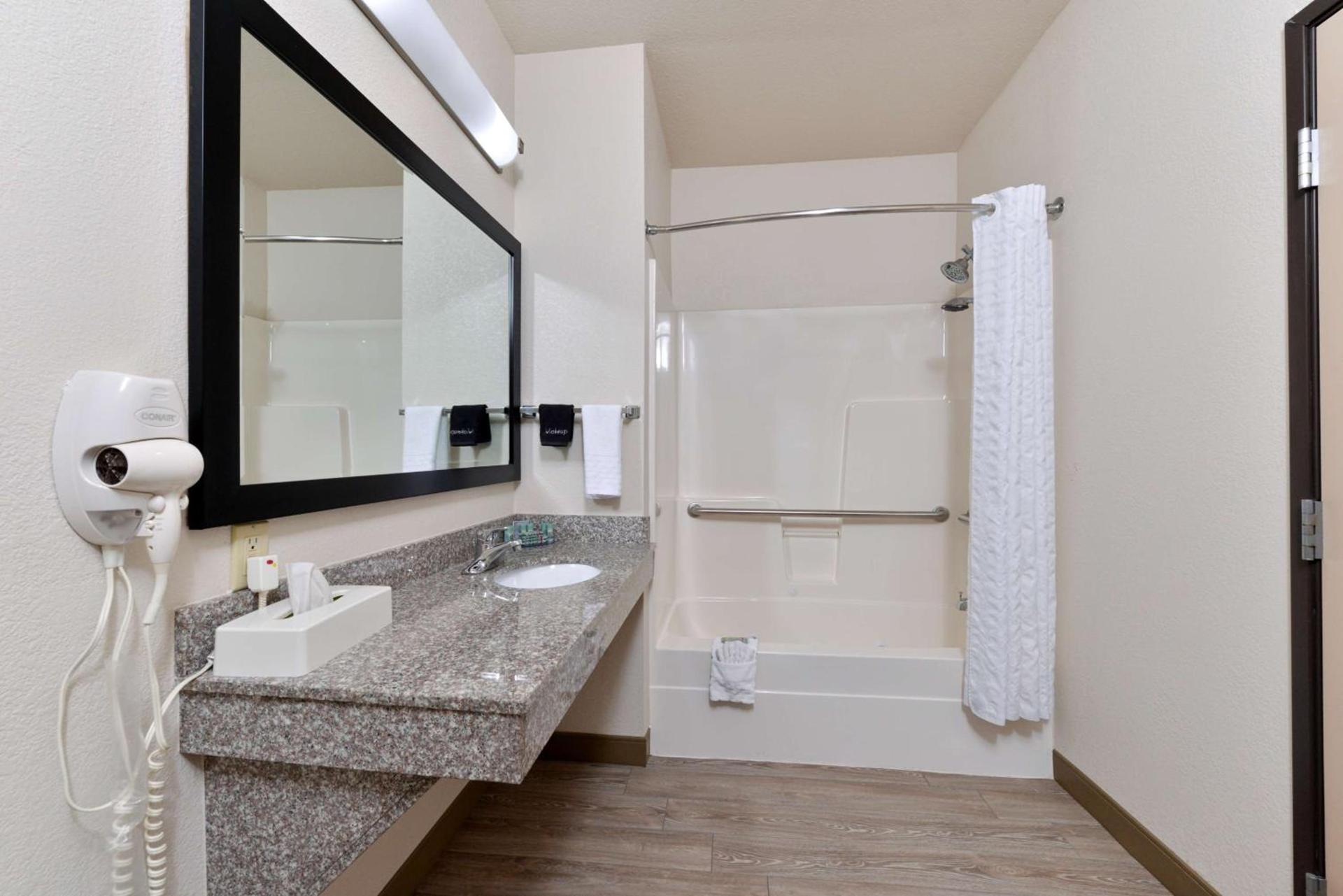 Best Western Big Spring Lodge photo 38