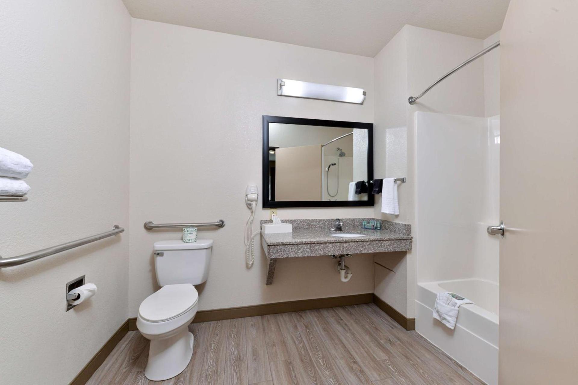 Best Western Big Spring Lodge photo 37