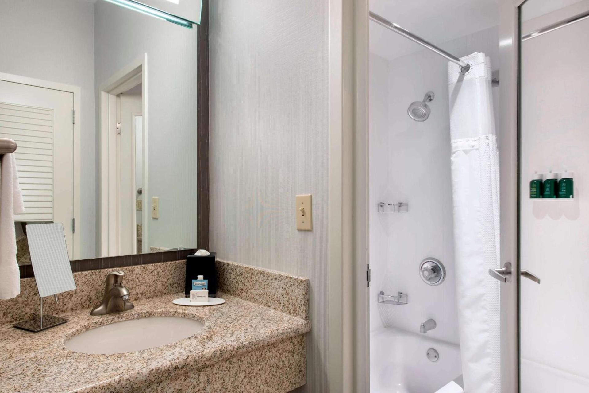 Sonesta Select Newport Middletown photo 10