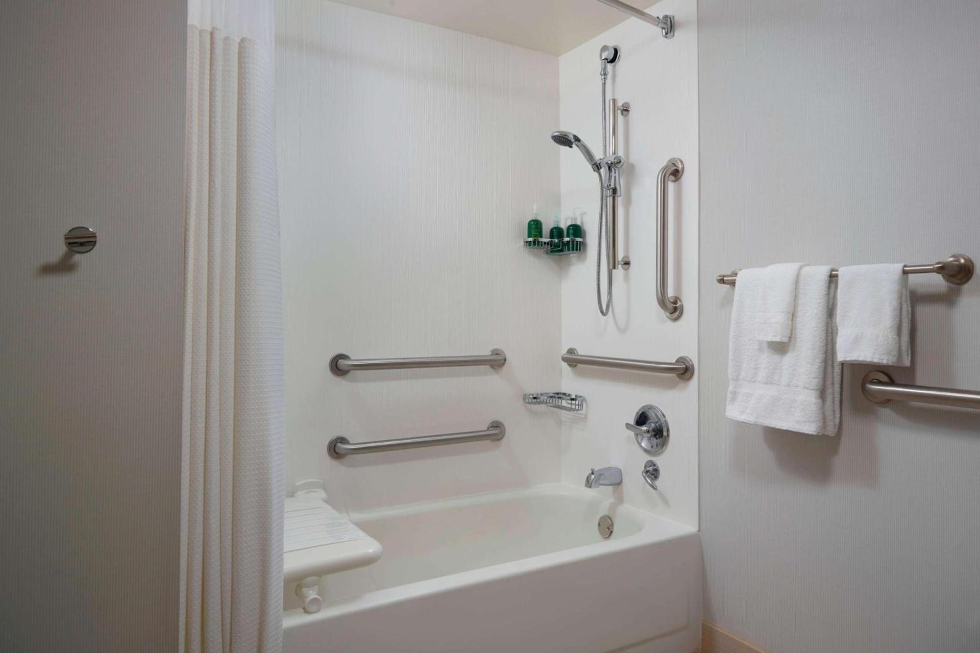 Sonesta Select Newport Middletown photo 12