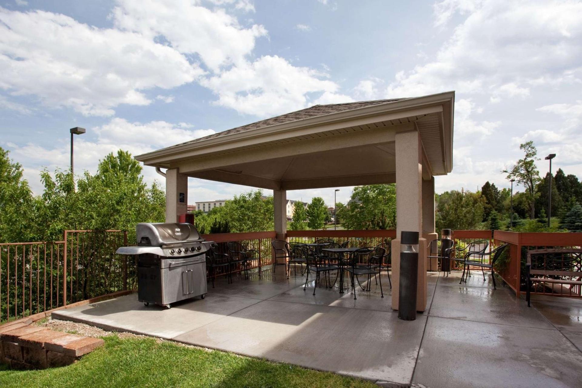 Sonesta Simply Suites Denver West Federal Center photo 20