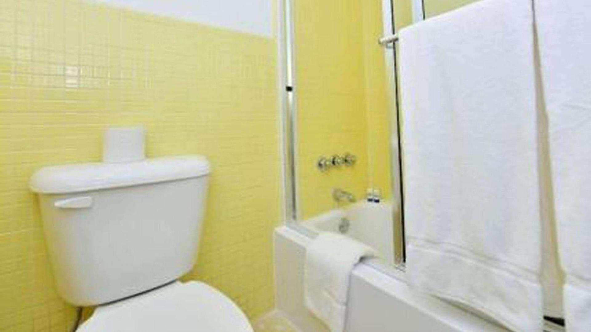 Sun Plaza Motel photo 13