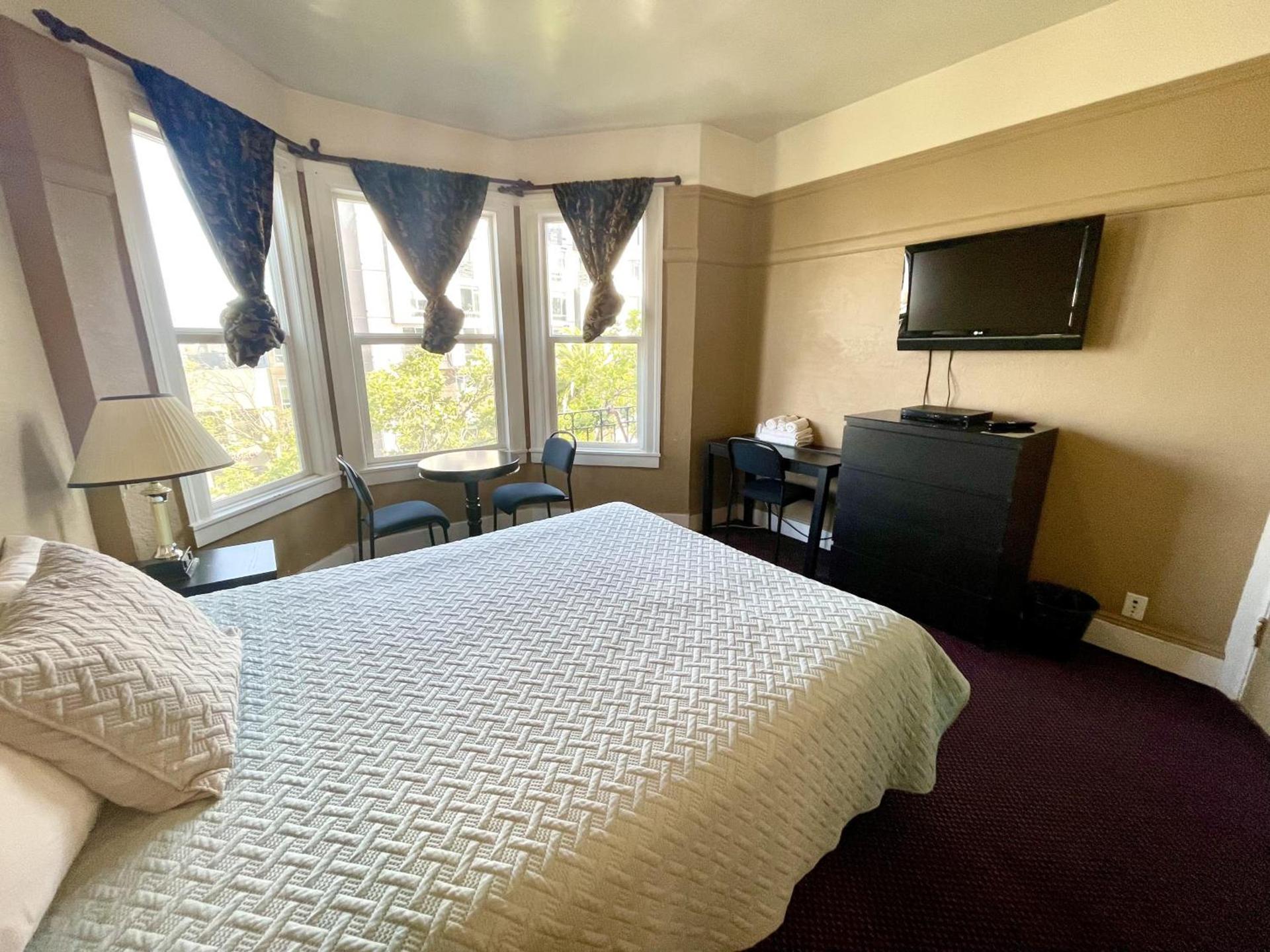 Twin Peaks Hotel photo 16