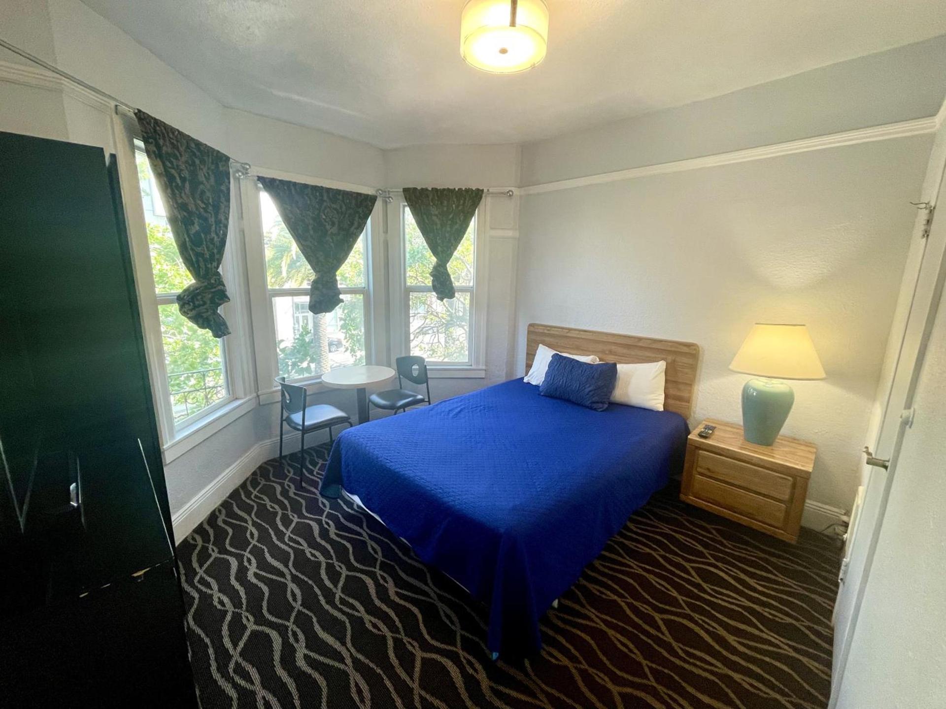 Twin Peaks Hotel photo 7