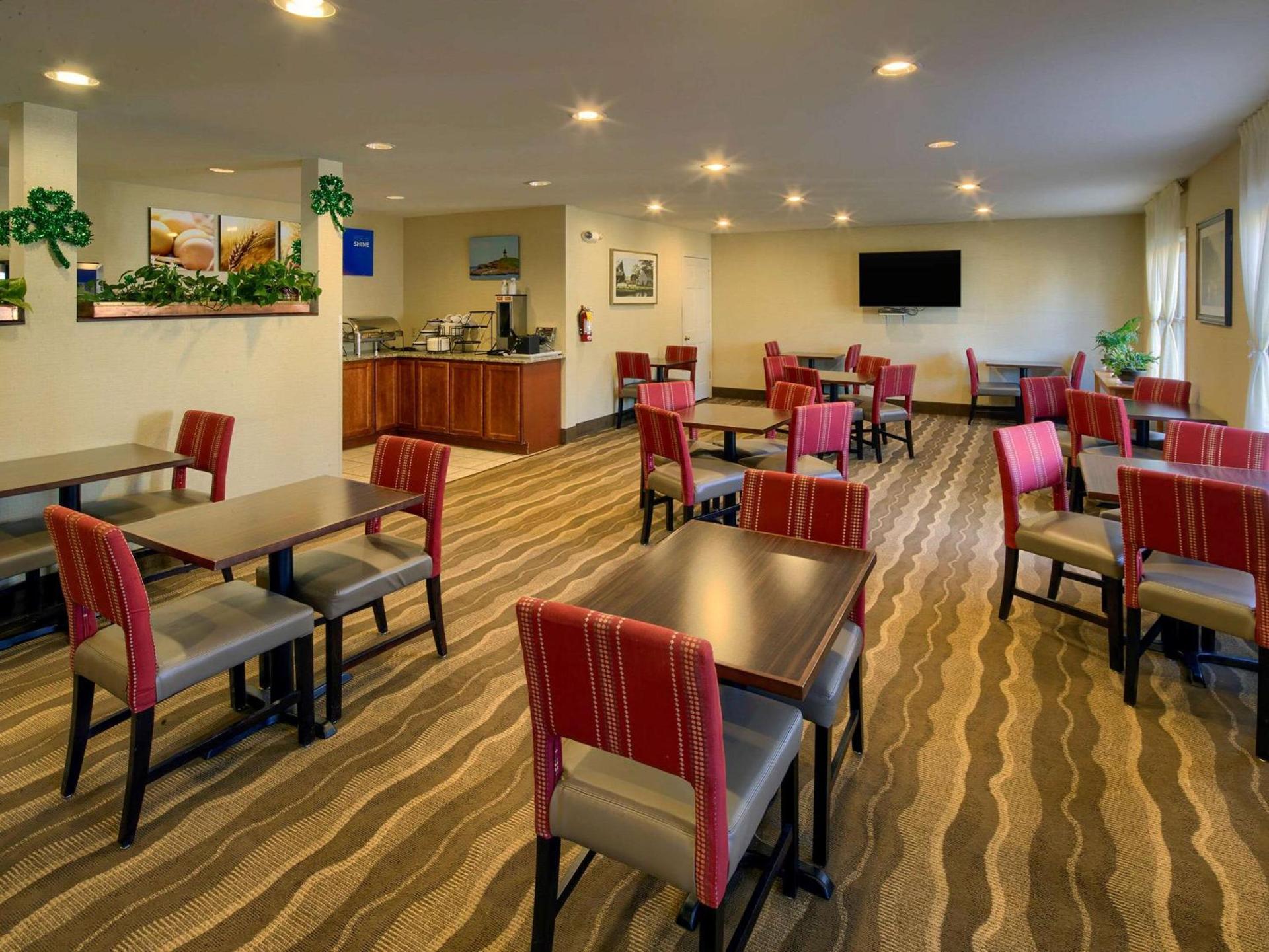 Spark by Hilton Brunswick photo 17