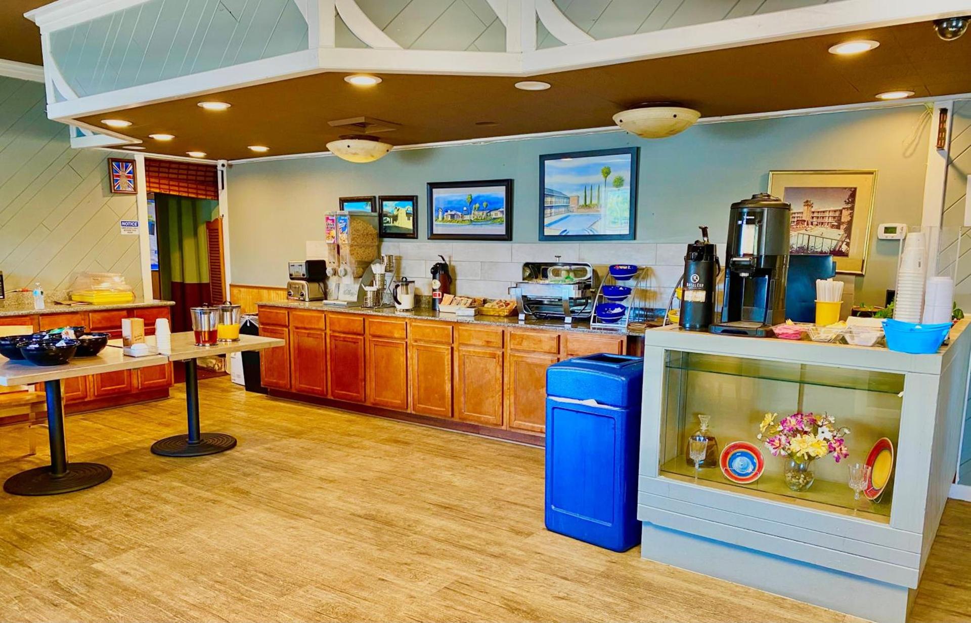 Days Inn by Wyndham Pensacola - Historic Downtown photo 8