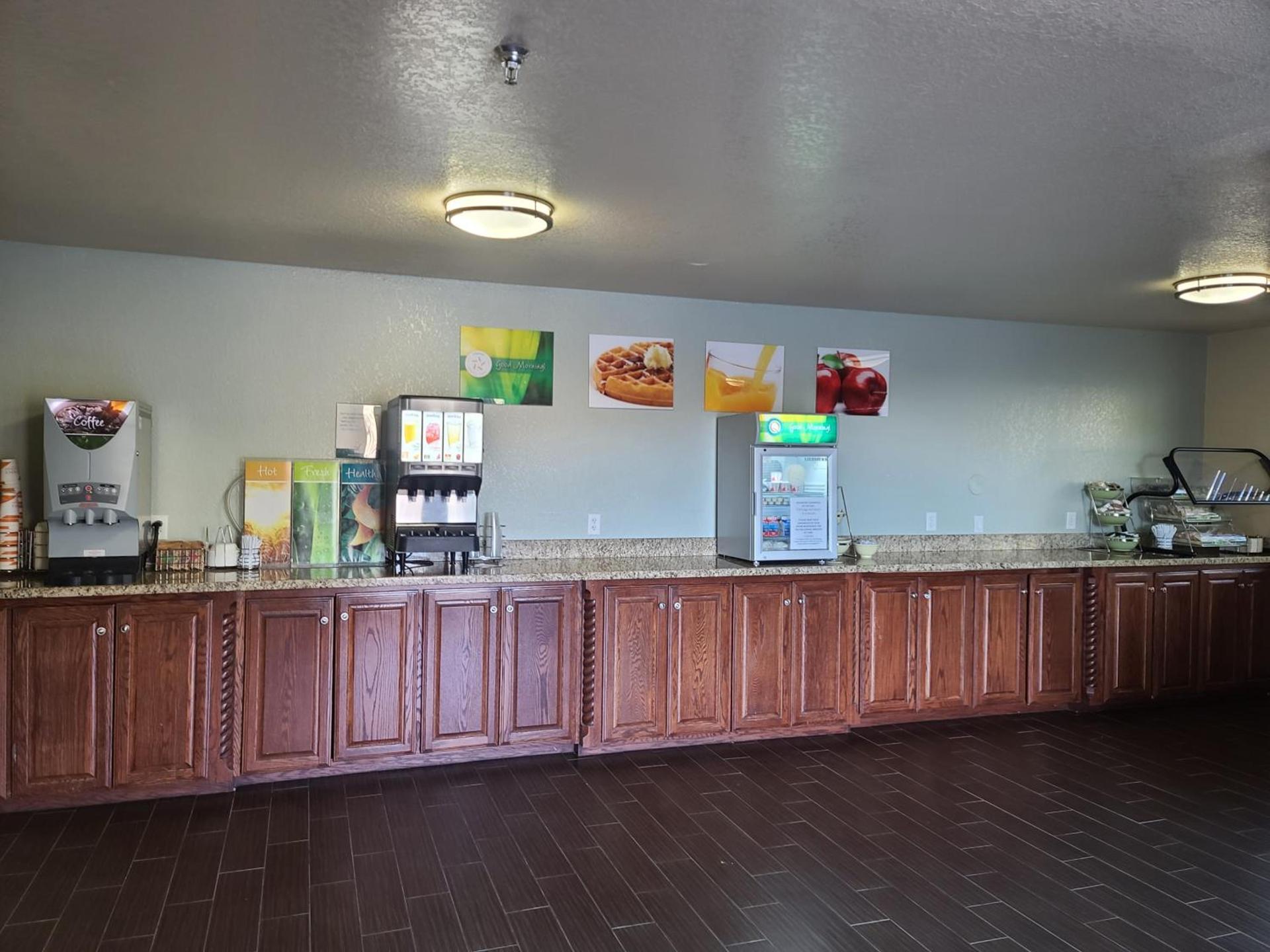 Quality Inn Alpine photo 39