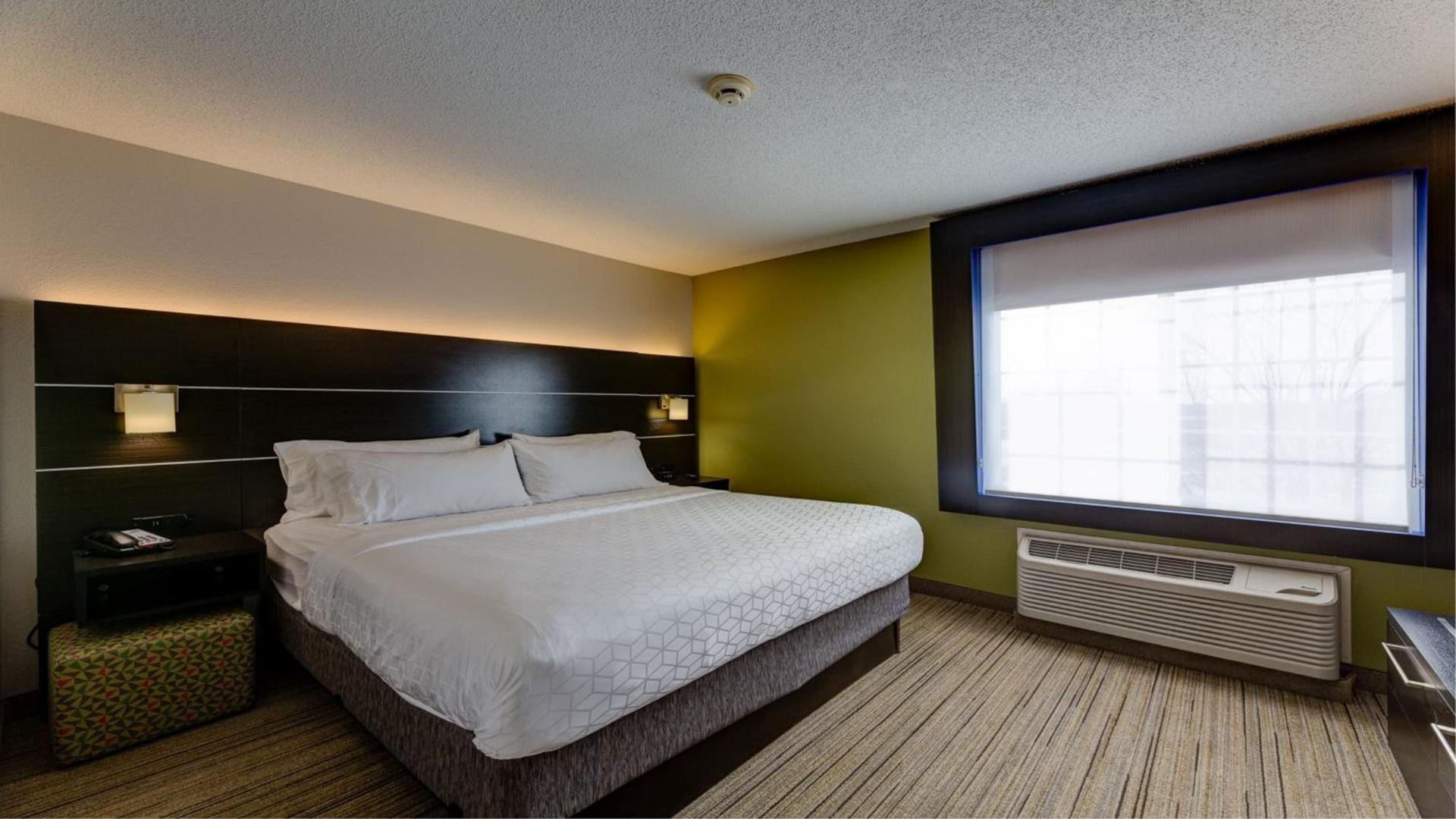 Holiday Inn Express & Suites Ashtabula-Geneva by IHG photo 42