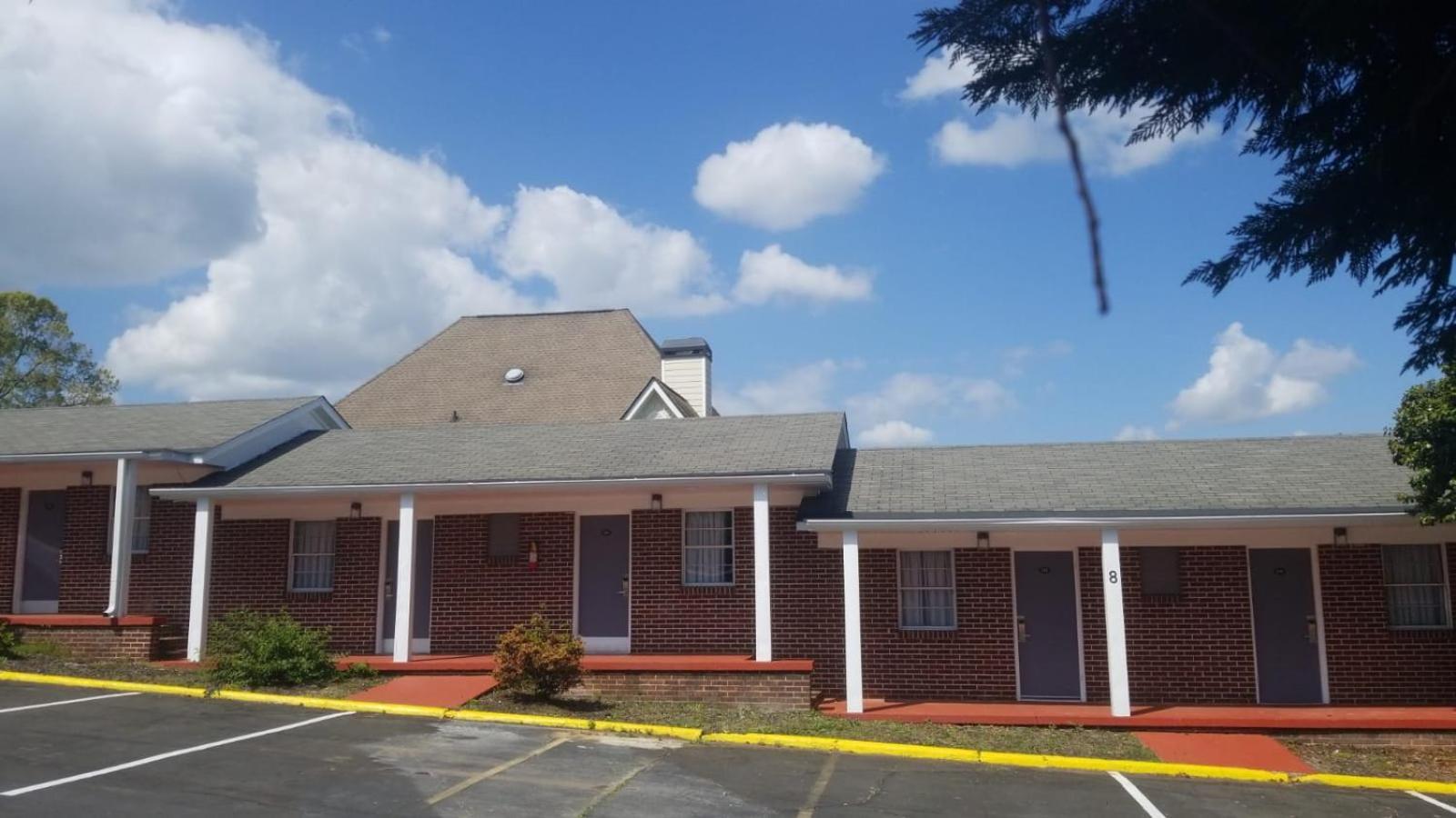 TOCCOA MOTEL photo 3