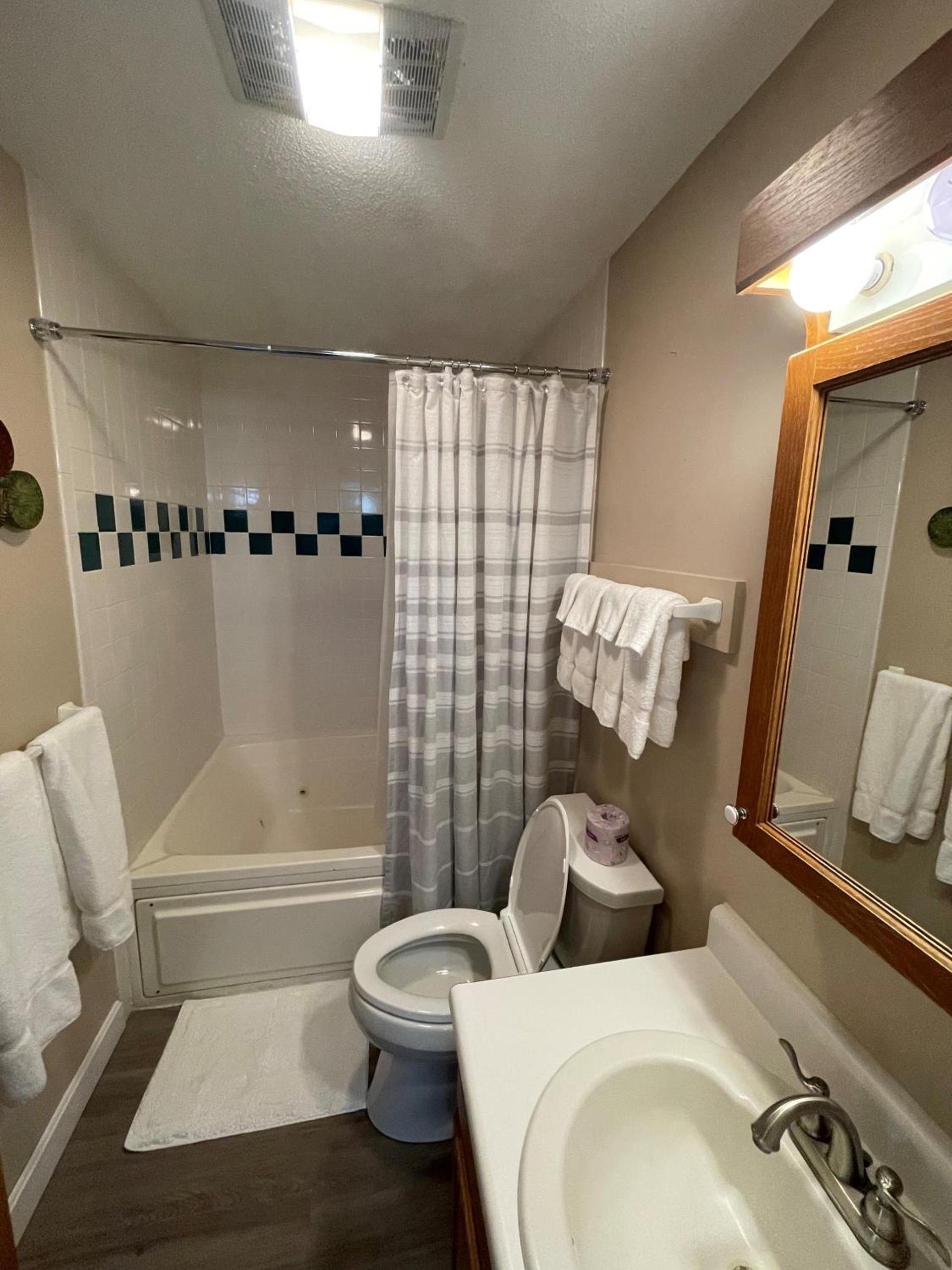 Misty Harbor Resort photo 18
