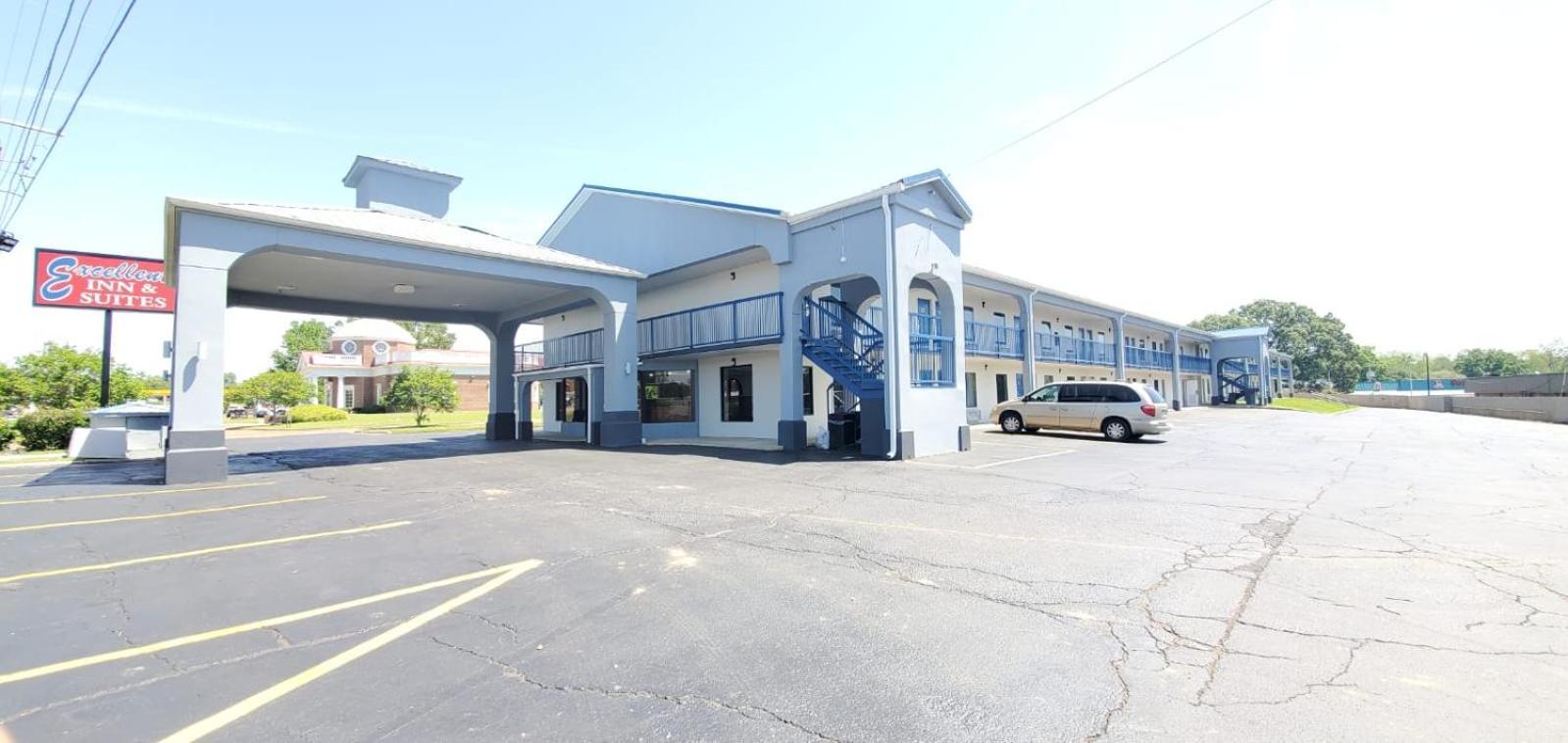Excellent Inn & Suites photo 7