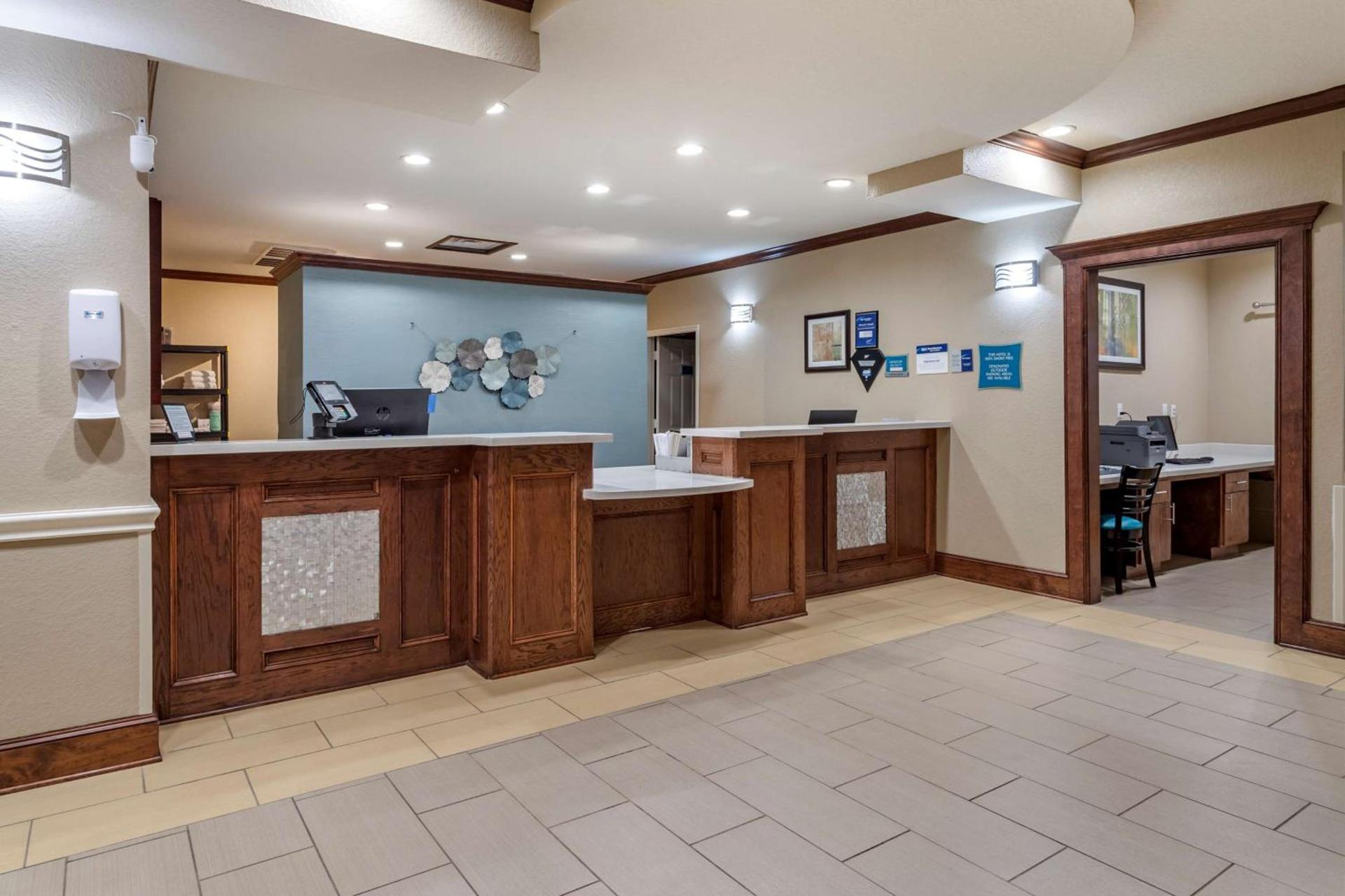 Best Western Plus Galveston Suites photo 10
