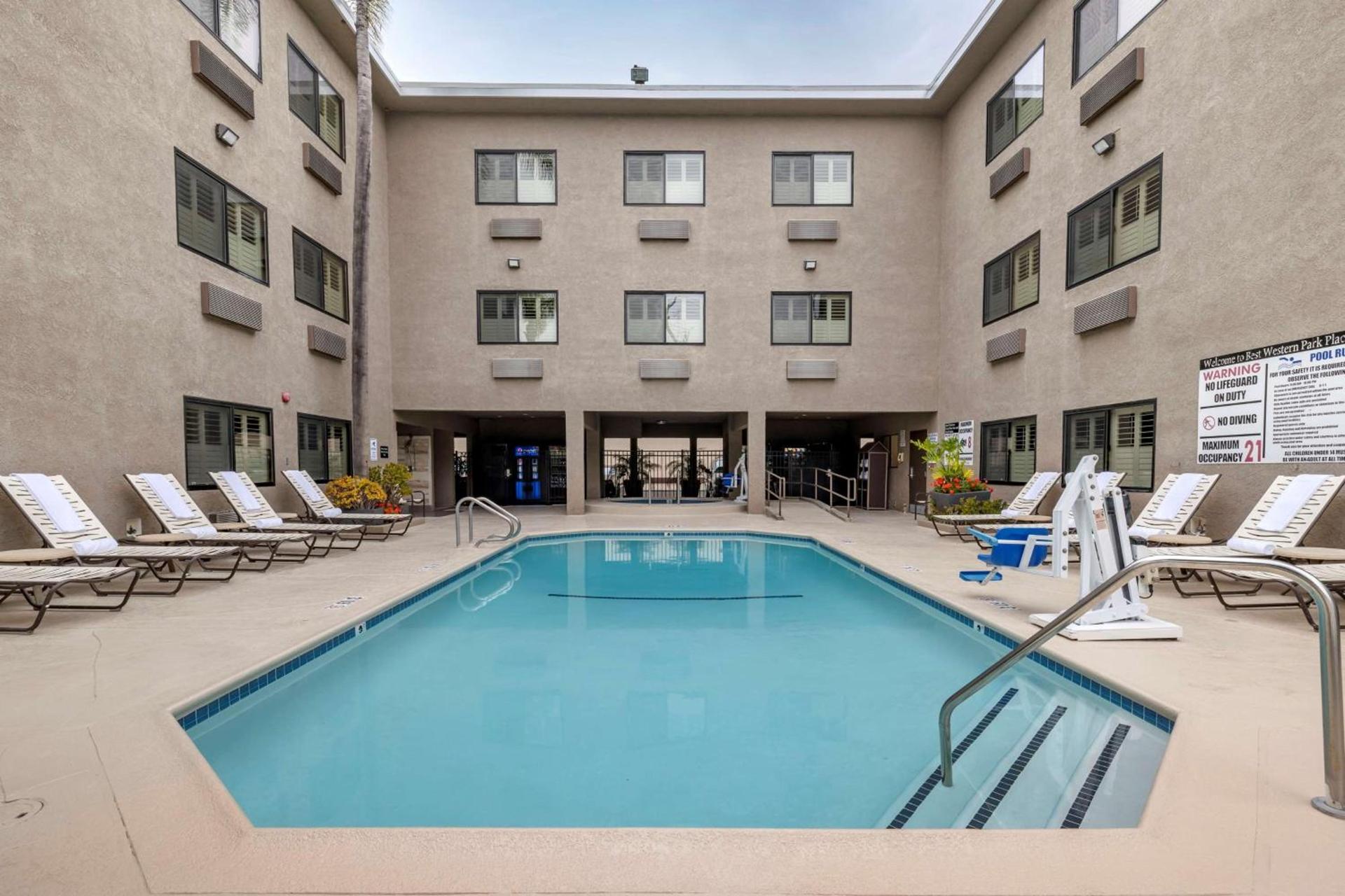Best Western Plus Park Place Inn - Mini Suites photo 2