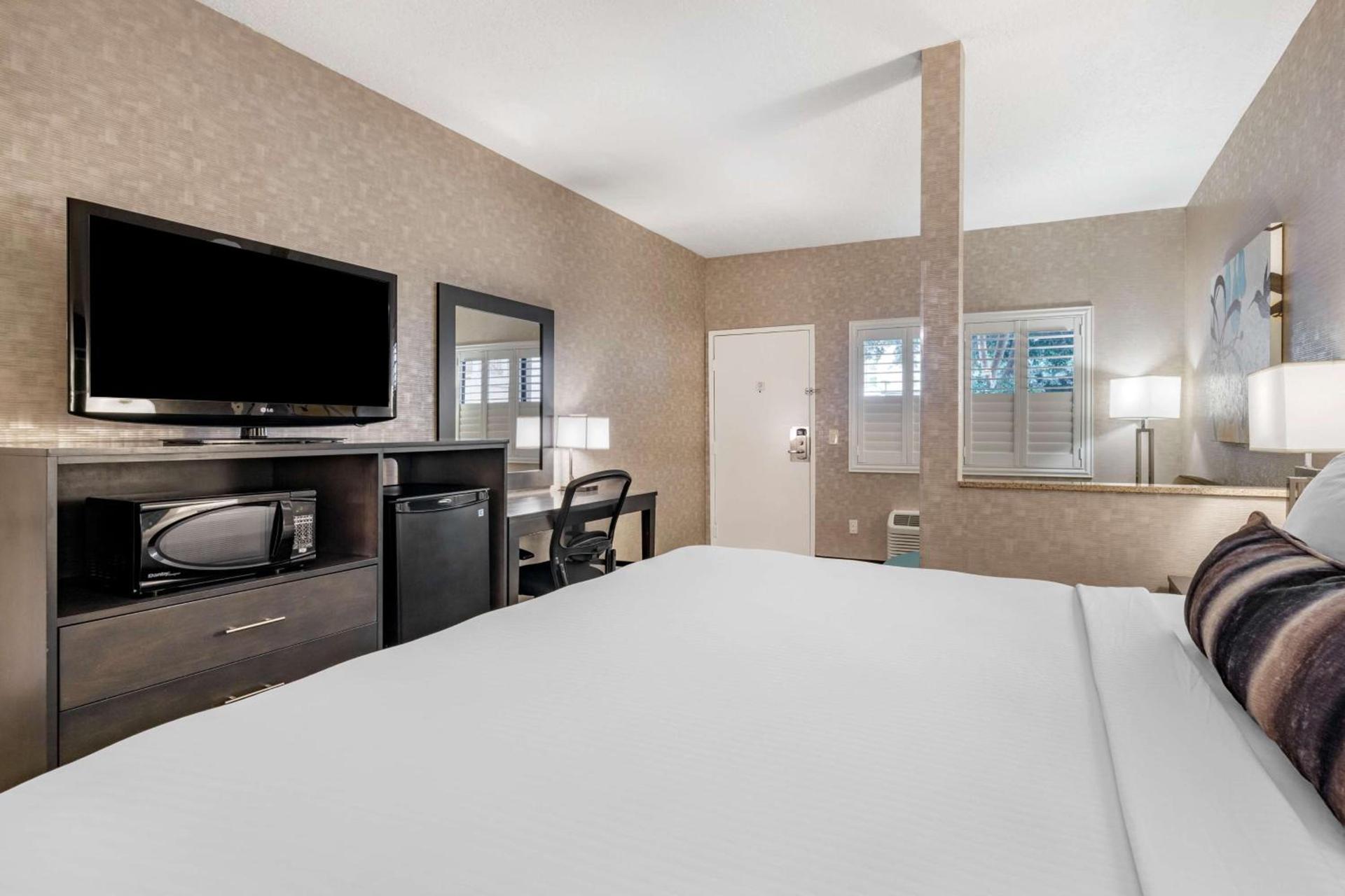 Best Western Plus Park Place Inn - Mini Suites photo 17