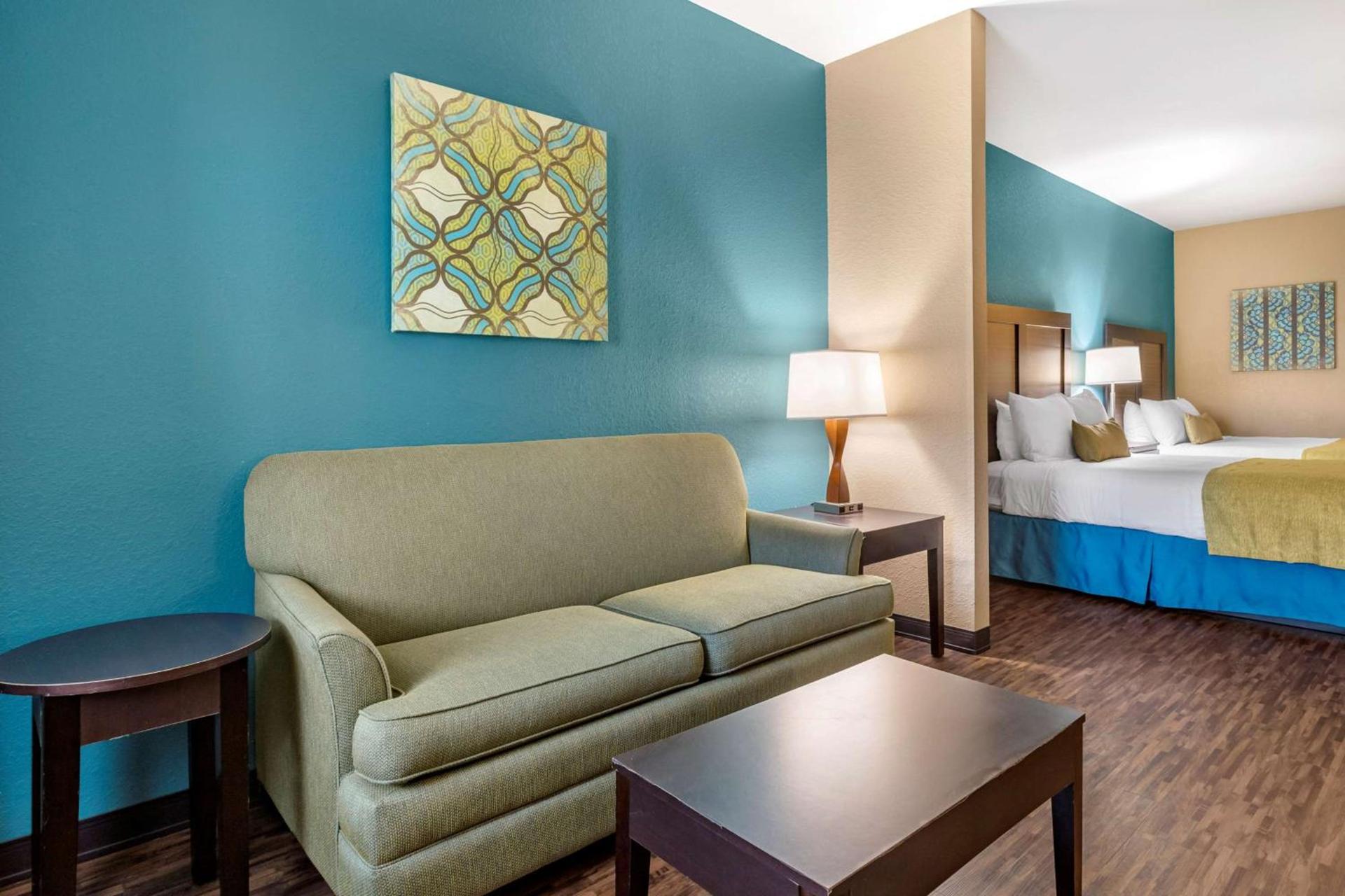 Best Western Plus Galveston Suites photo 13
