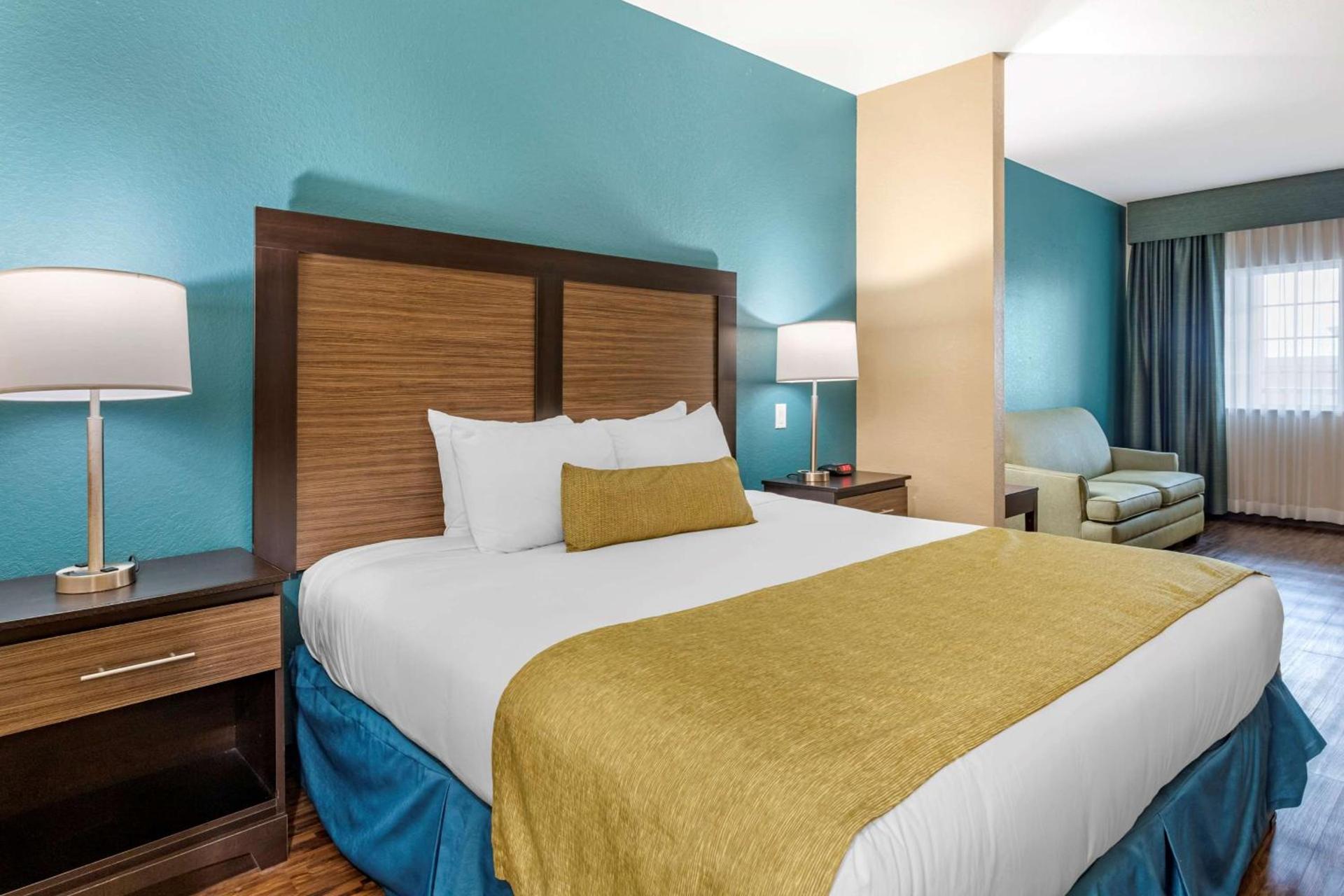 Best Western Plus Galveston Suites photo 11