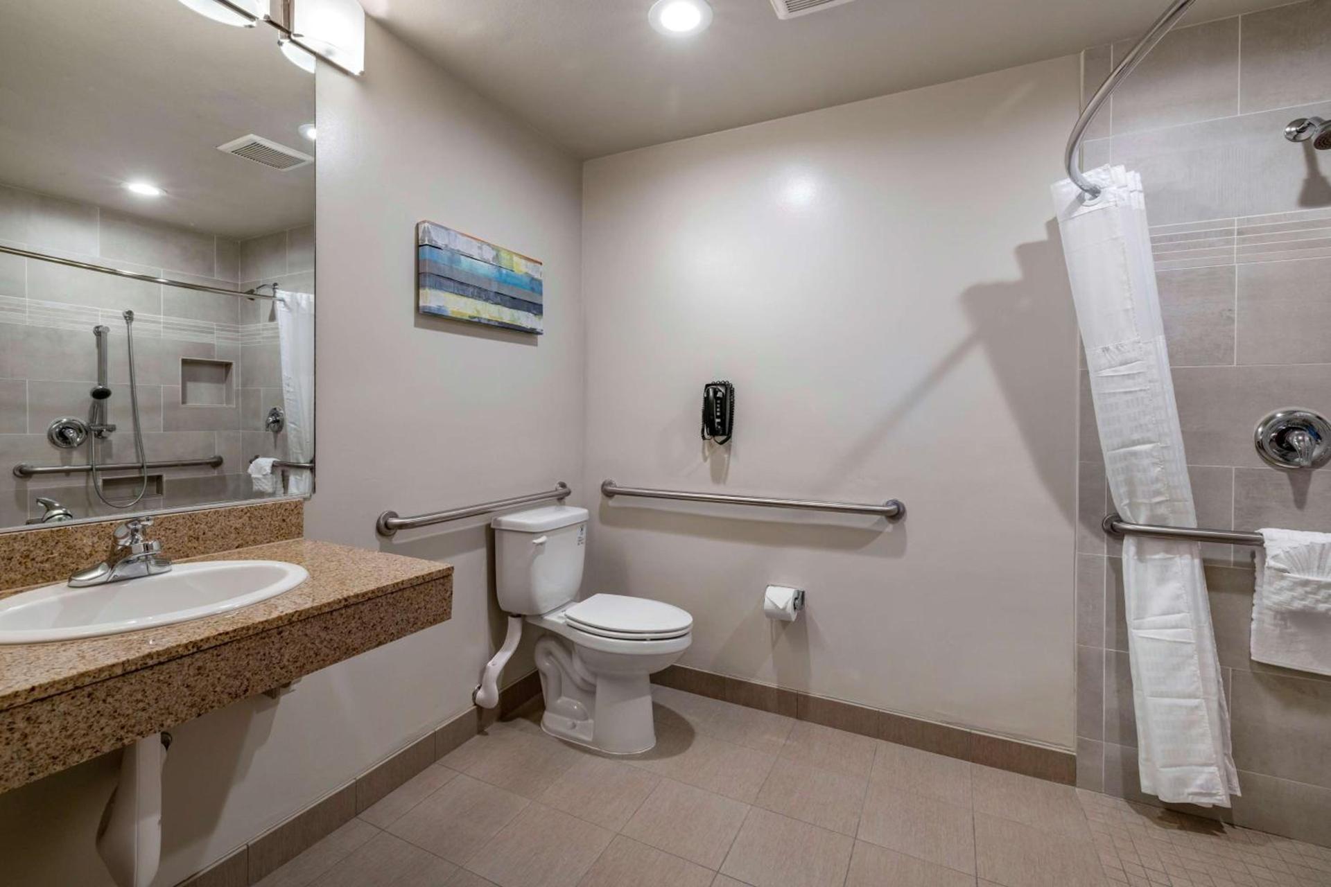 Best Western Plus Park Place Inn - Mini Suites photo 28