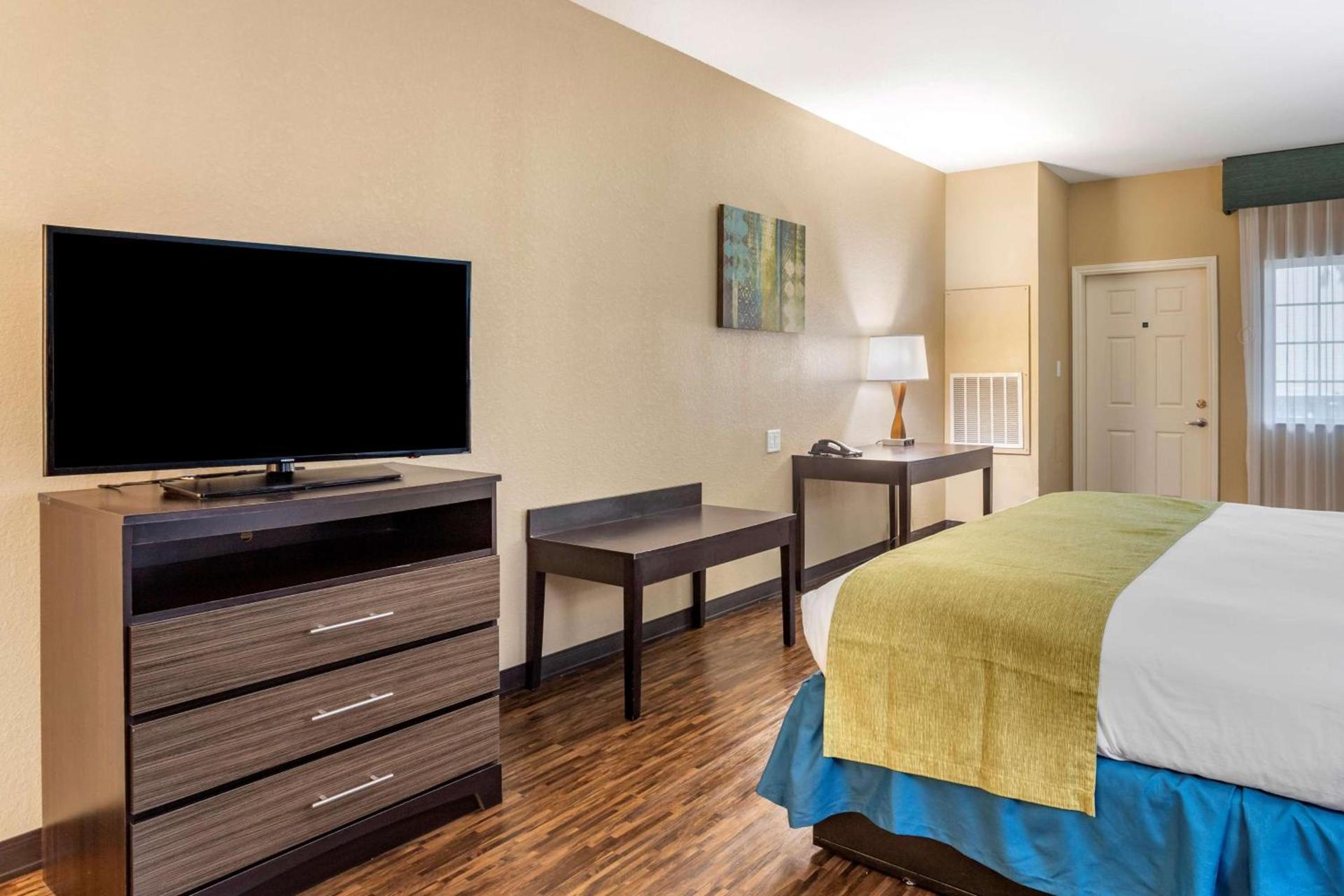 Best Western Plus Galveston Suites photo 7