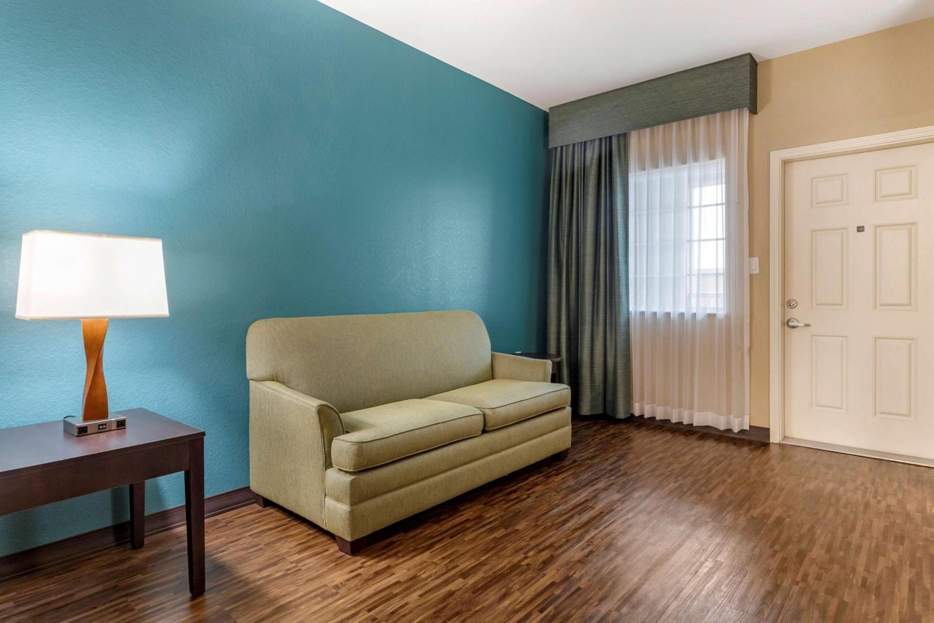 Best Western Plus Galveston Suites photo 15