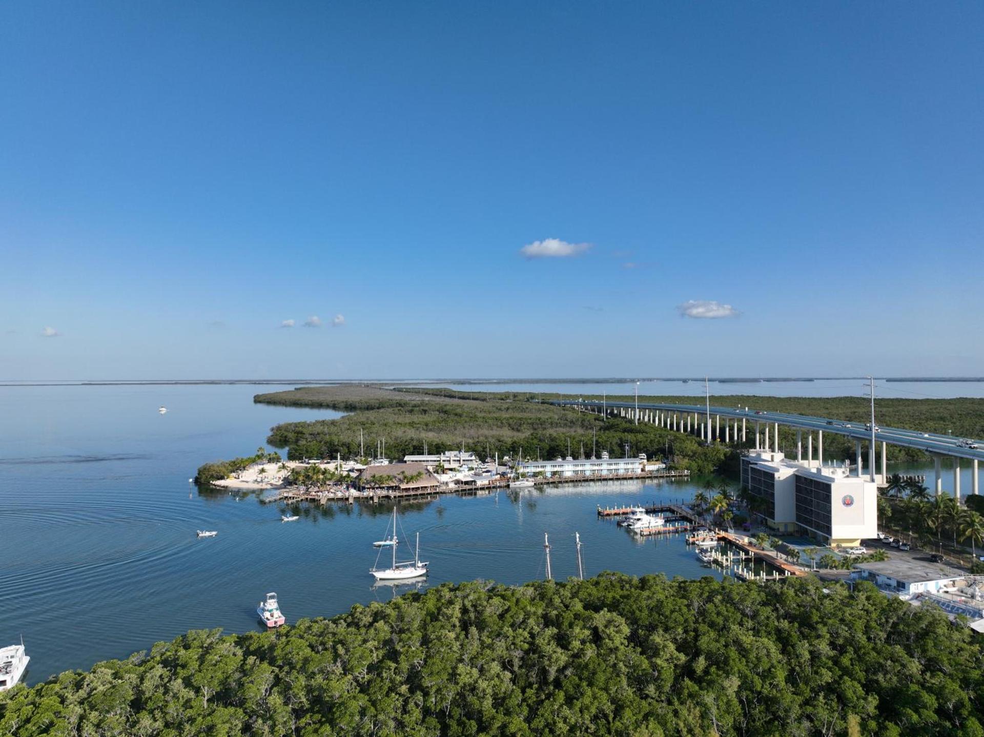 Gilbert's Resort & Marina photo 5