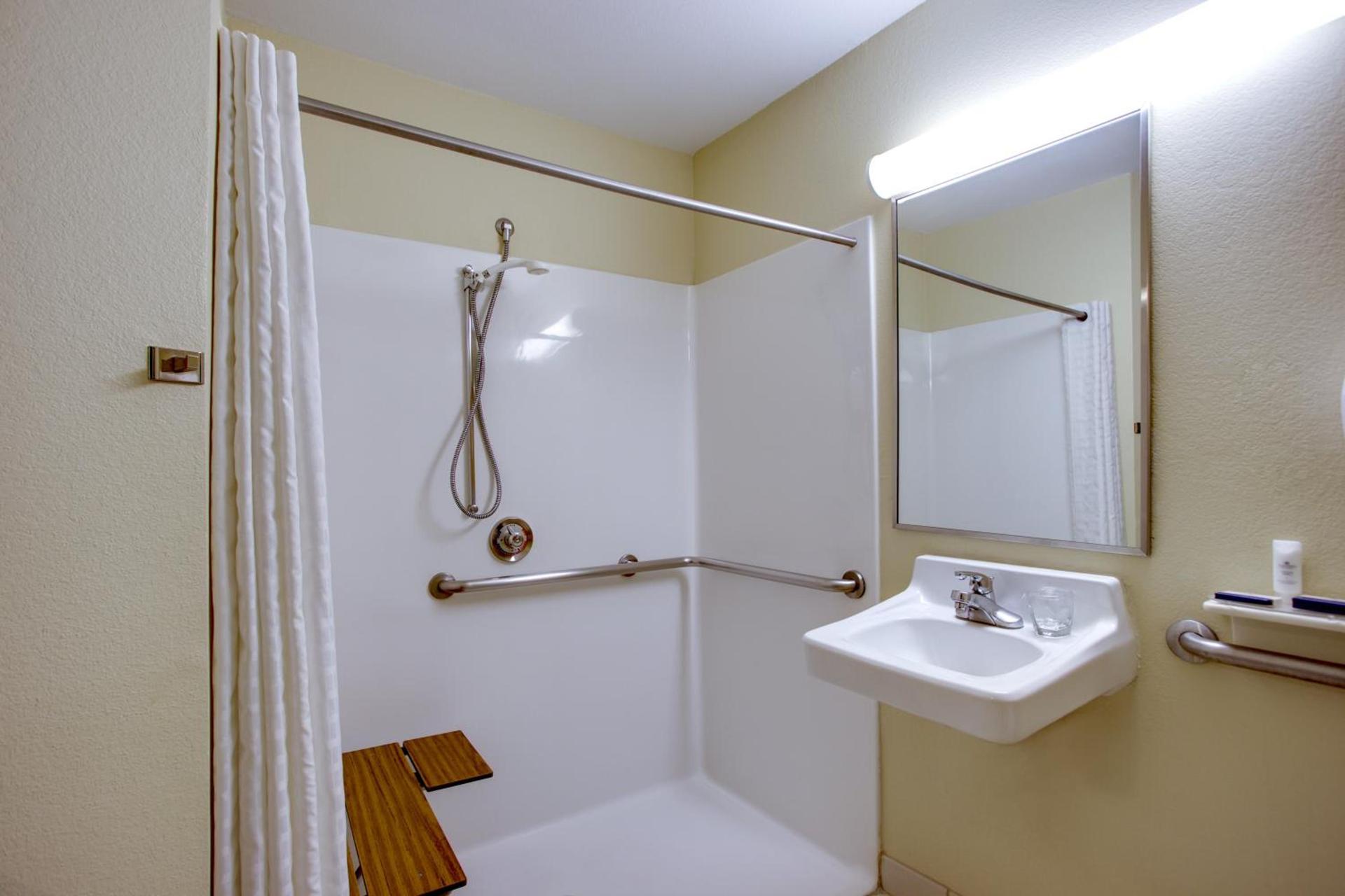 Candlewood Suites Raleigh Crabtree by IHG photo 41