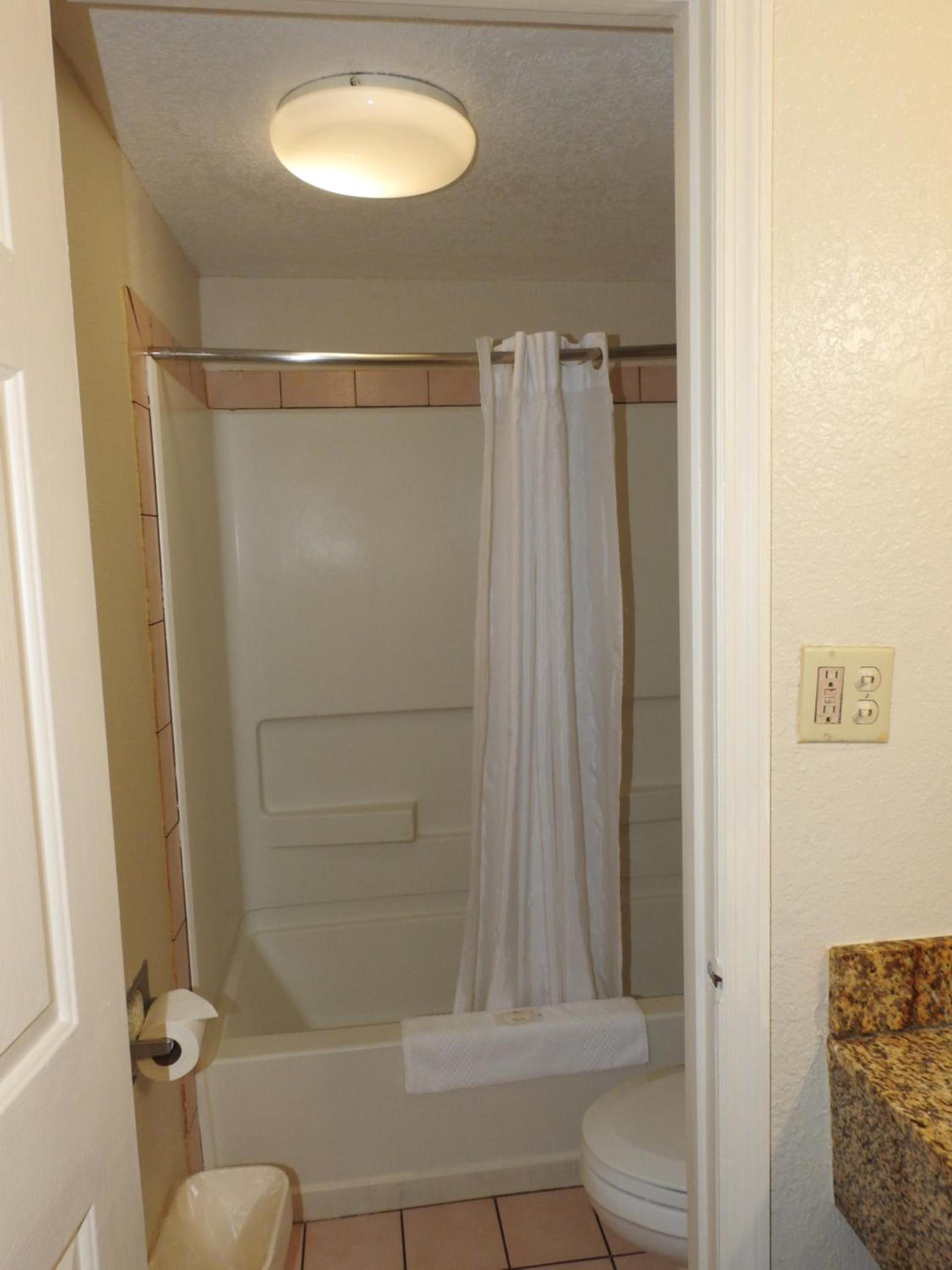 Howard Johnson by Wyndham Orlando-International Drive photo 19