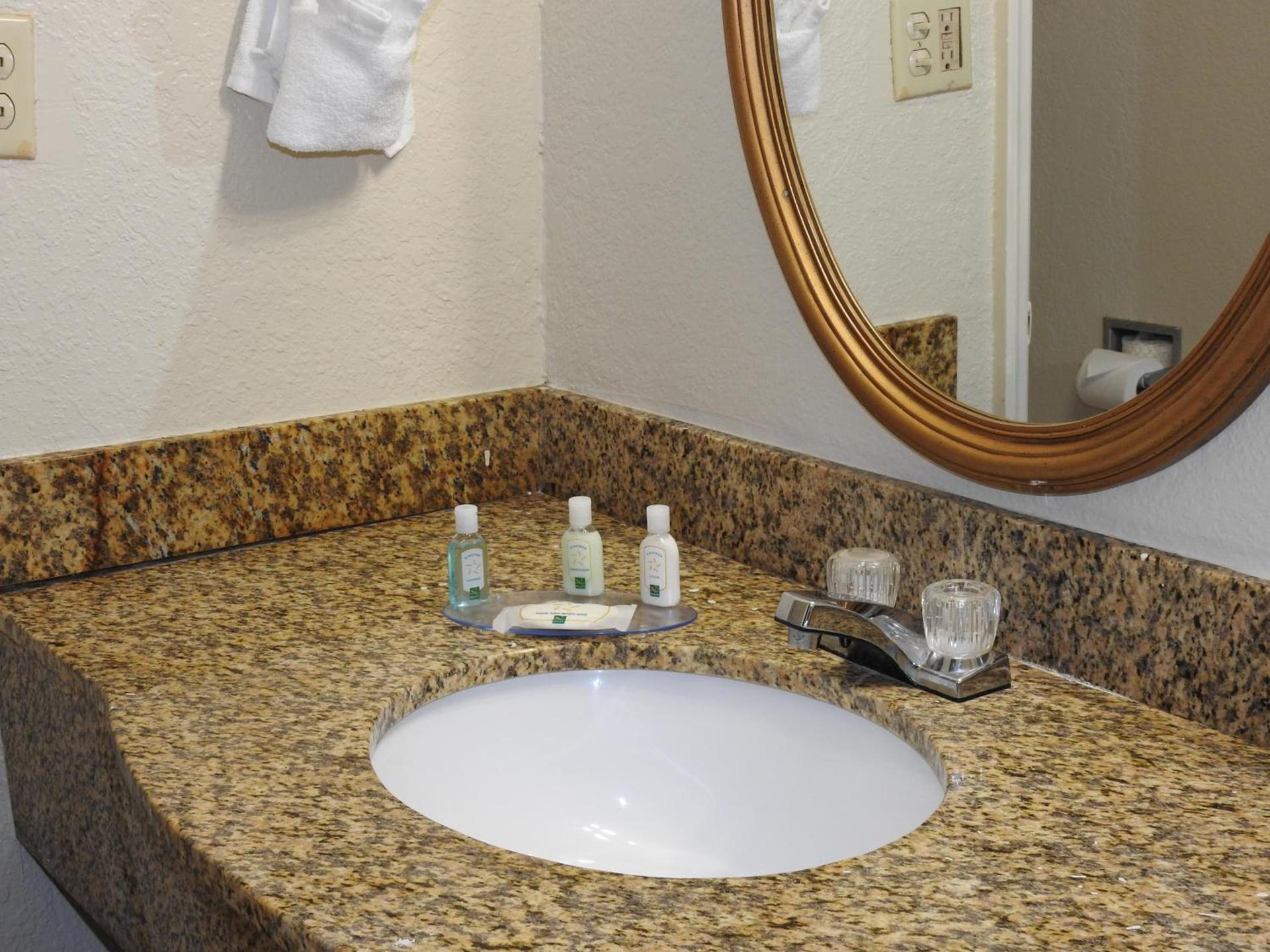 Howard Johnson by Wyndham Orlando-International Drive photo 17