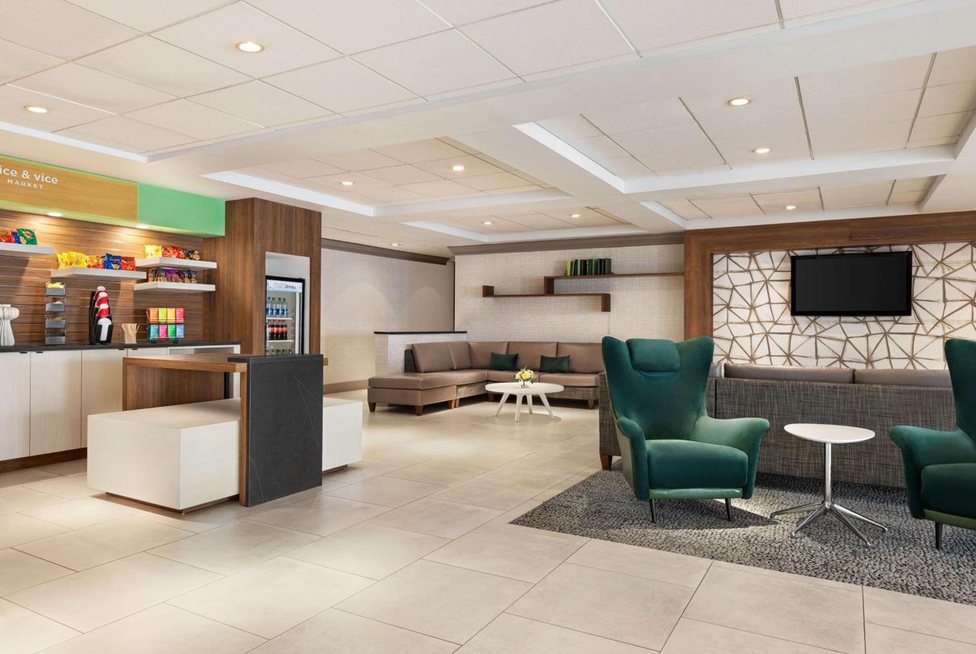 Garner Hotel Totowa by IHG photo 5