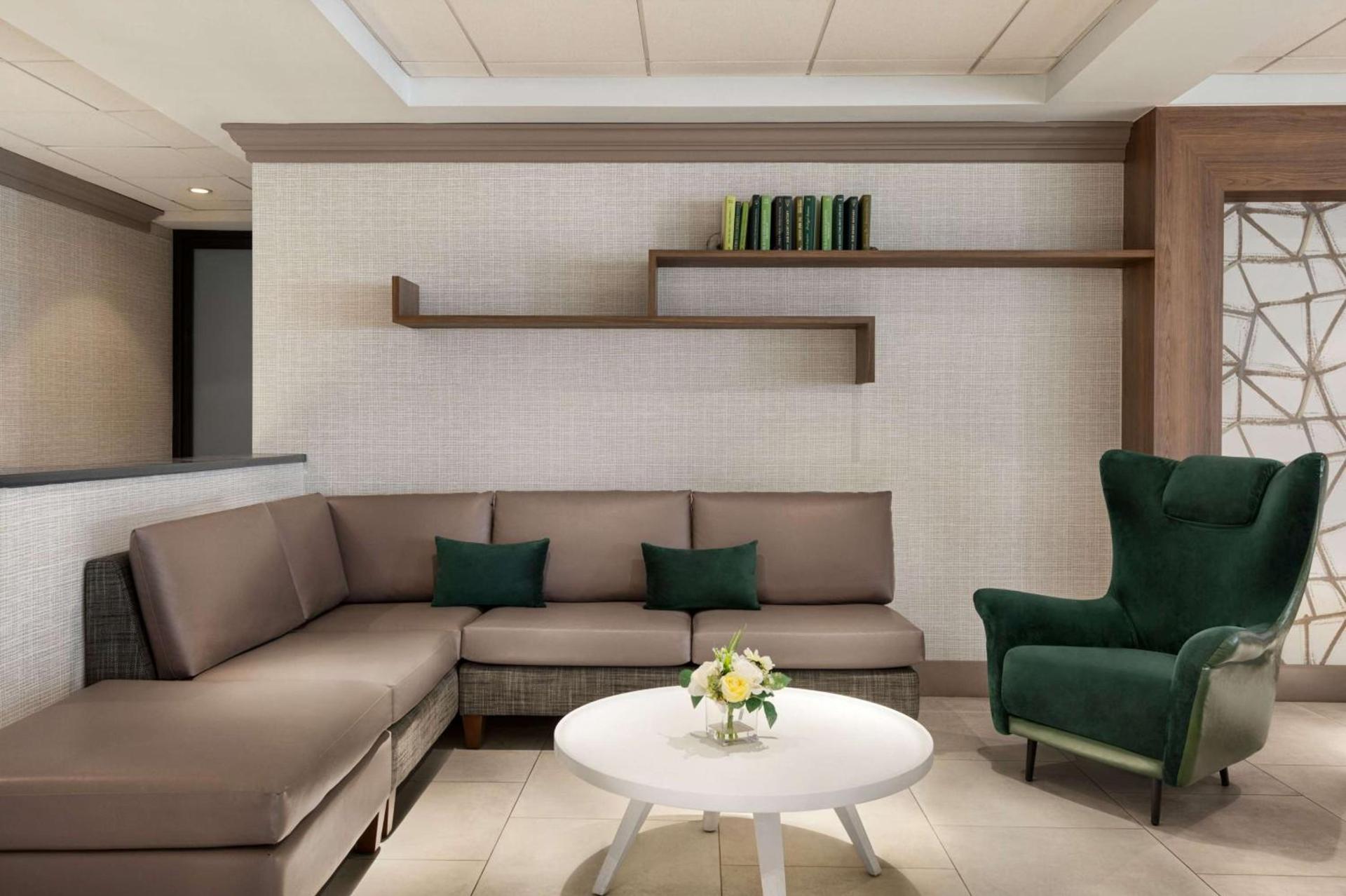 Garner Hotel Totowa by IHG photo 6