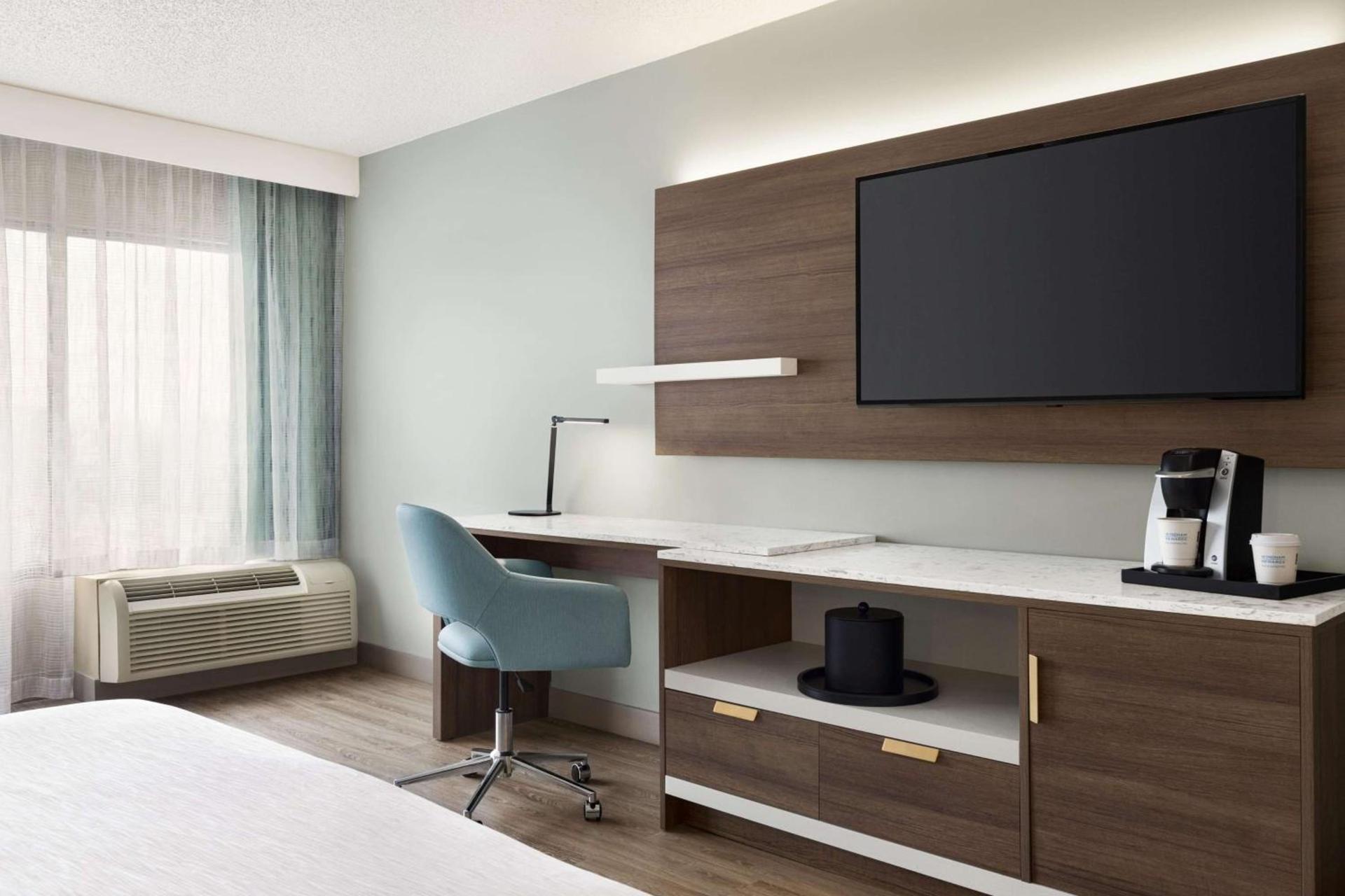 Garner Hotel Totowa by IHG photo 7