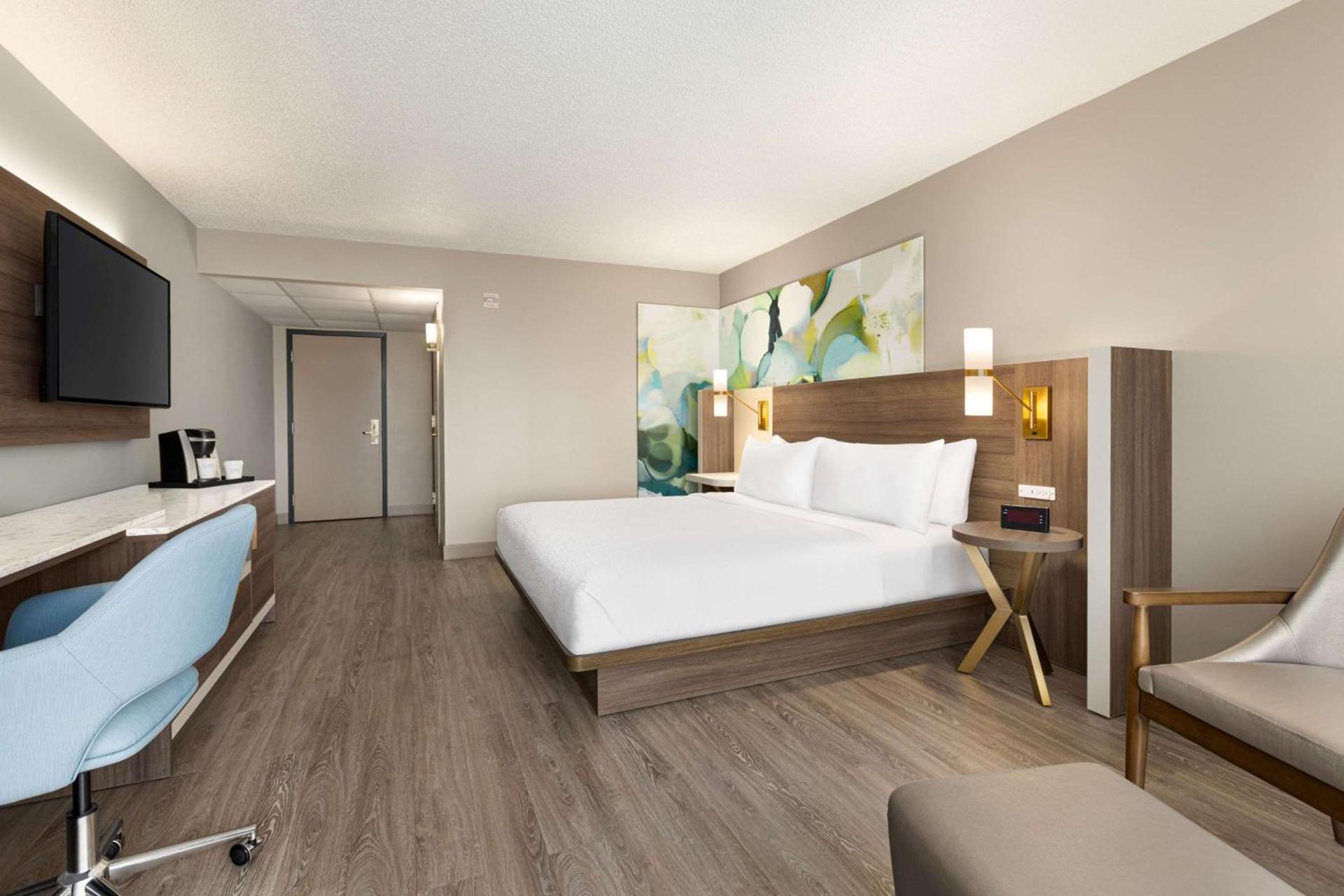 Garner Hotel Totowa by IHG photo 17