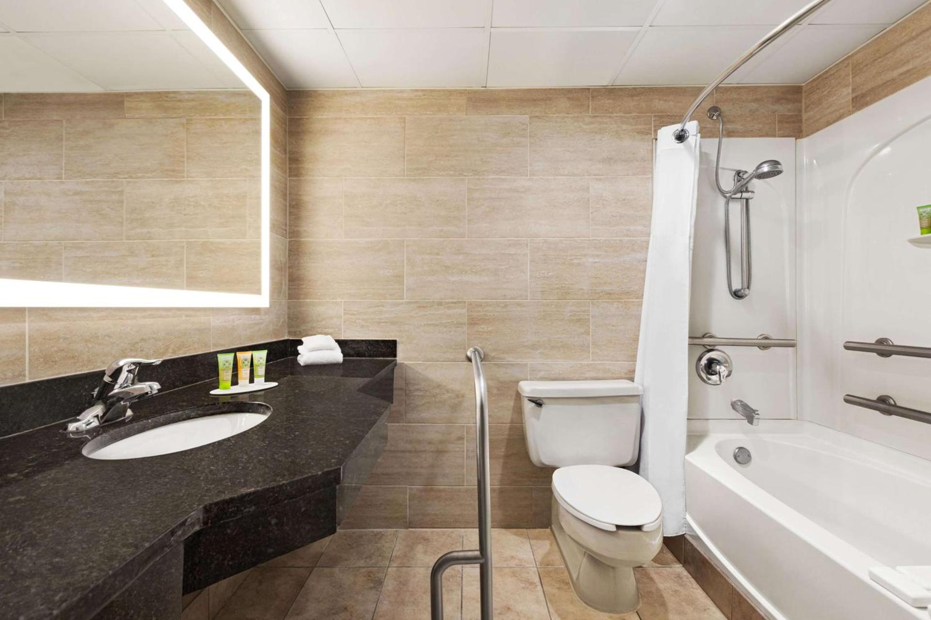 Garner Hotel Totowa by IHG photo 20