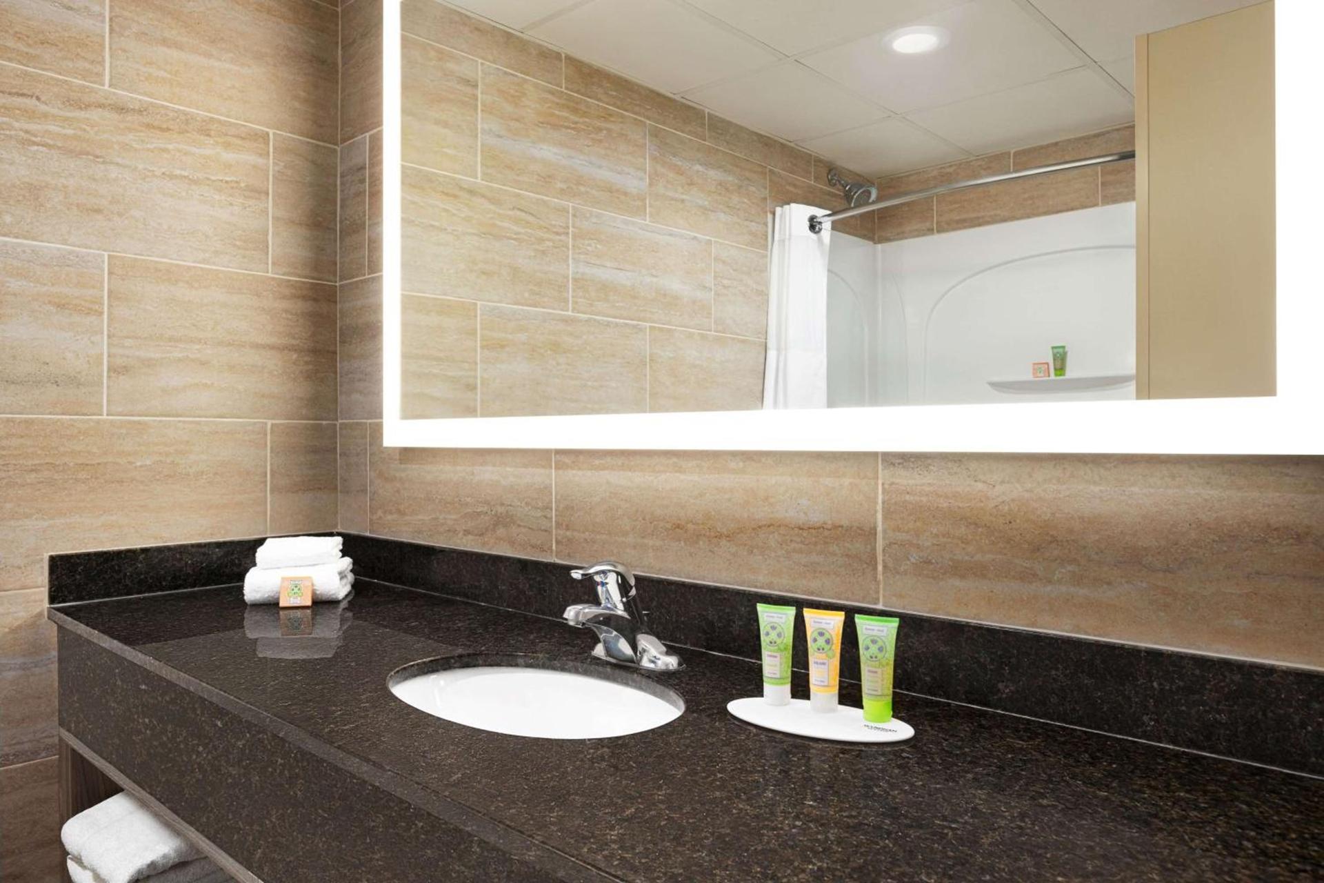 Garner Hotel Totowa by IHG photo 19