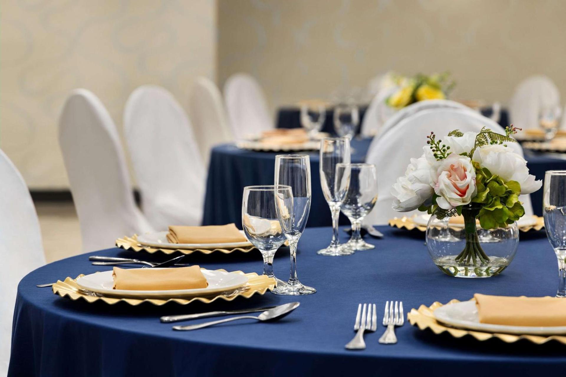 Garner Hotel Totowa by IHG photo 23