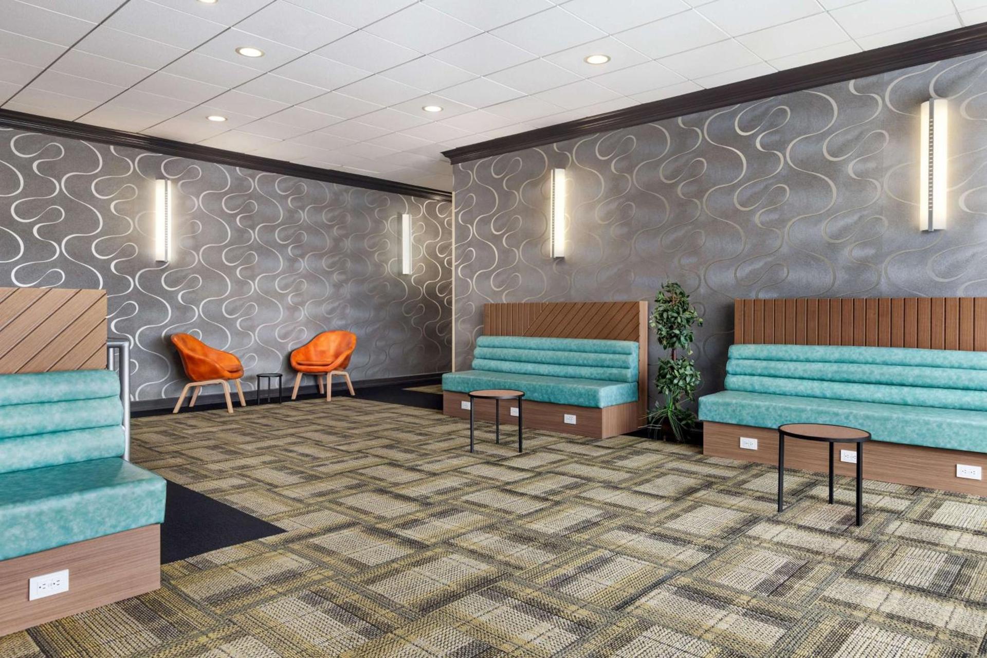 Garner Hotel Totowa by IHG photo 25