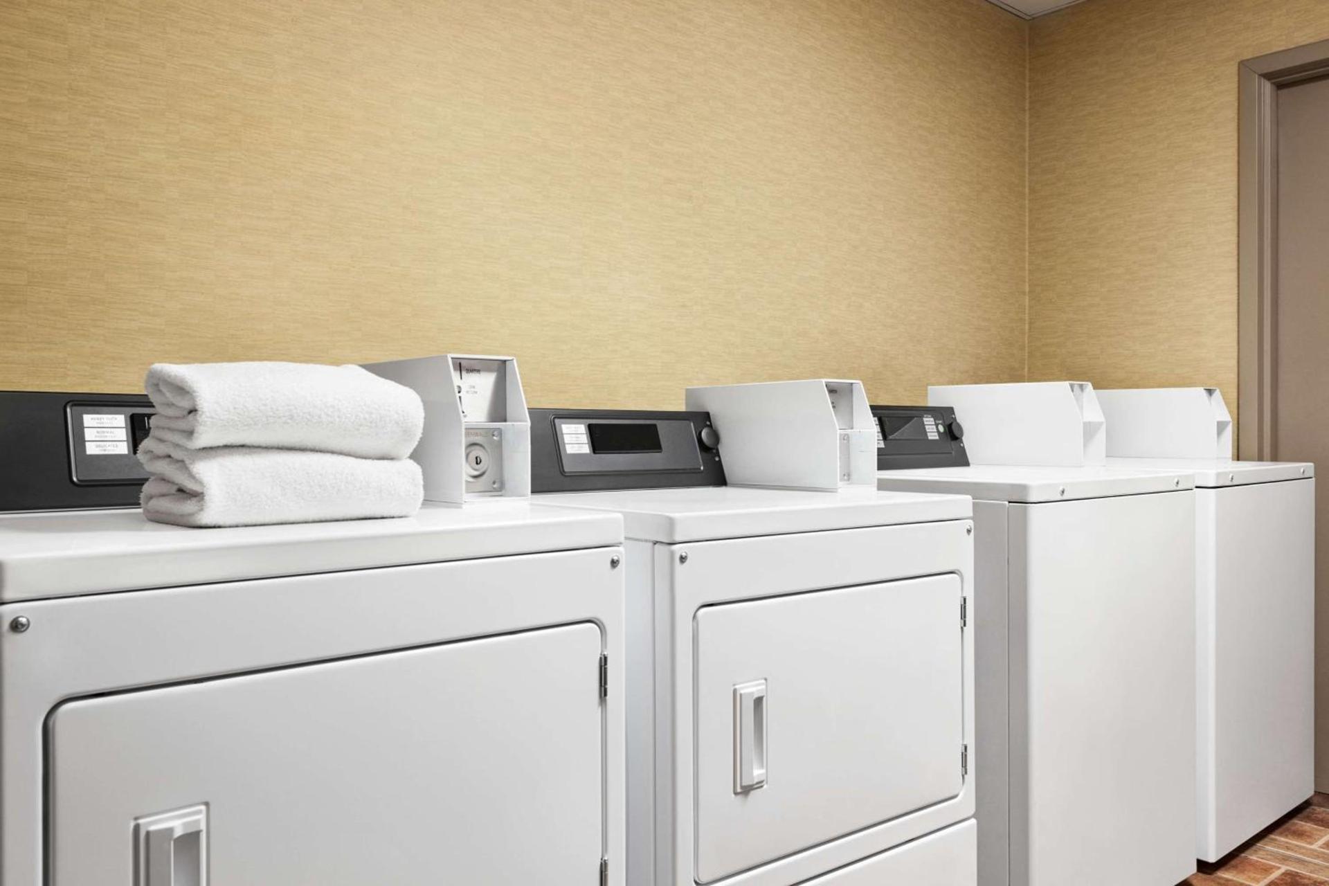 Garner Hotel Totowa by IHG photo 30