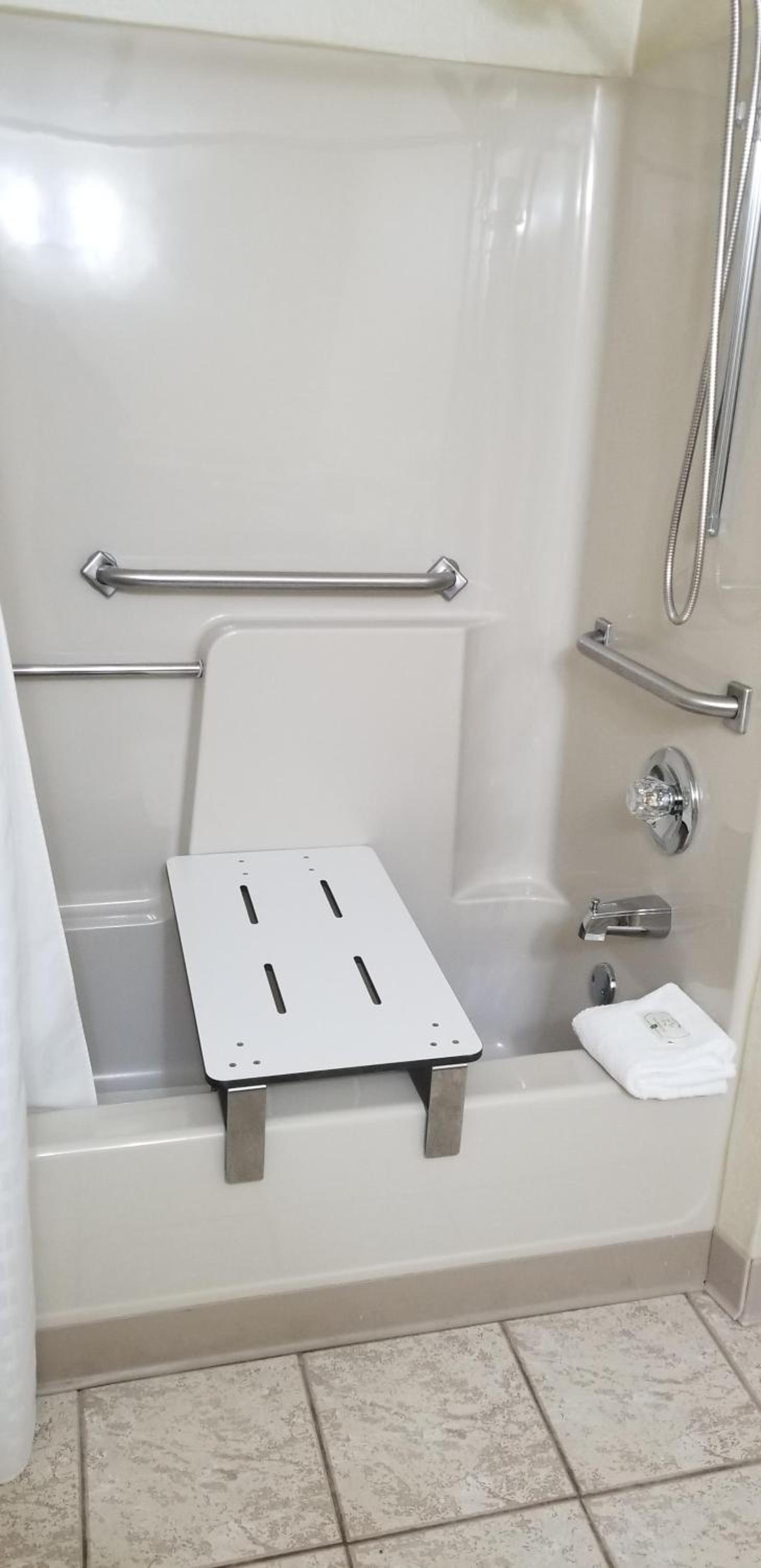 Quality Inn & Suites New Castle photo 29