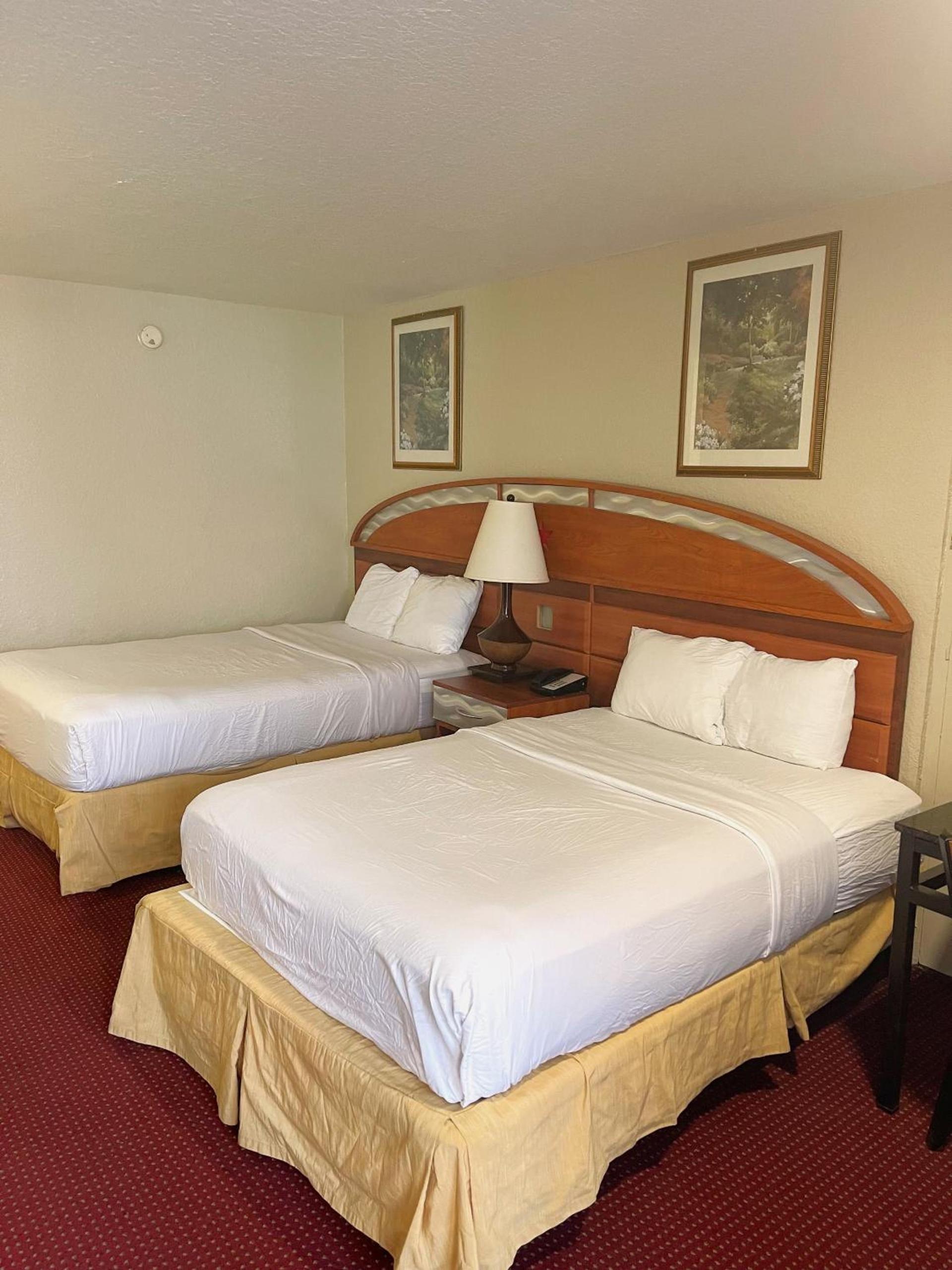 Howard Johnson by Wyndham Orlando-International Drive photo 13
