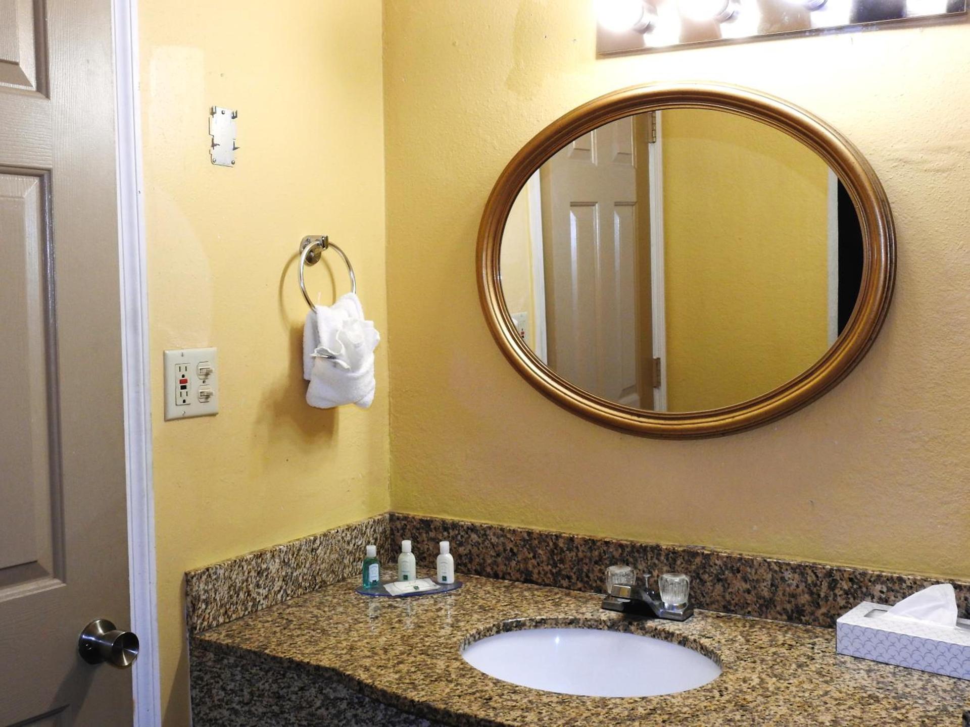 Howard Johnson by Wyndham Orlando-International Drive photo 15