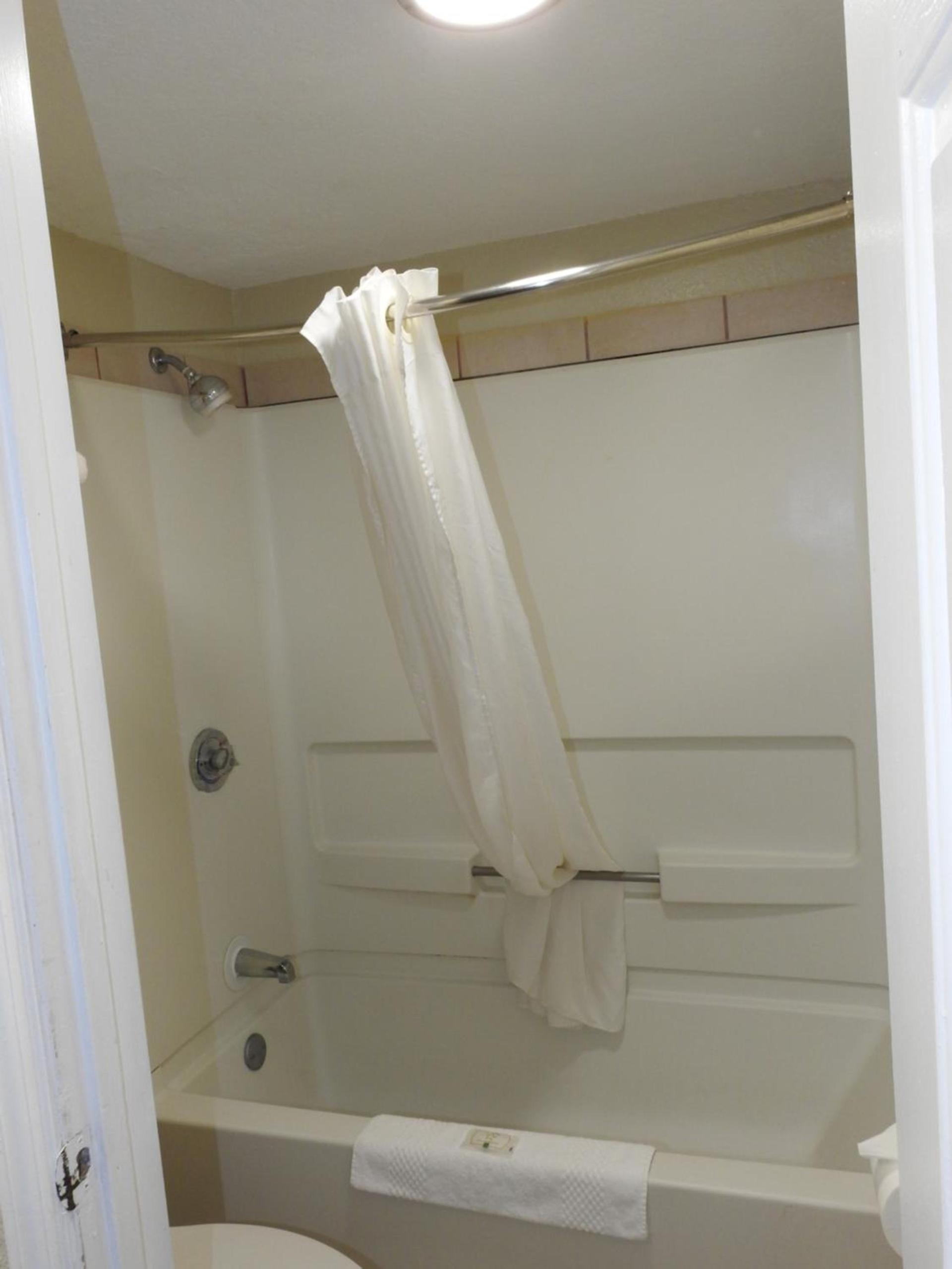 Howard Johnson by Wyndham Orlando-International Drive photo 18