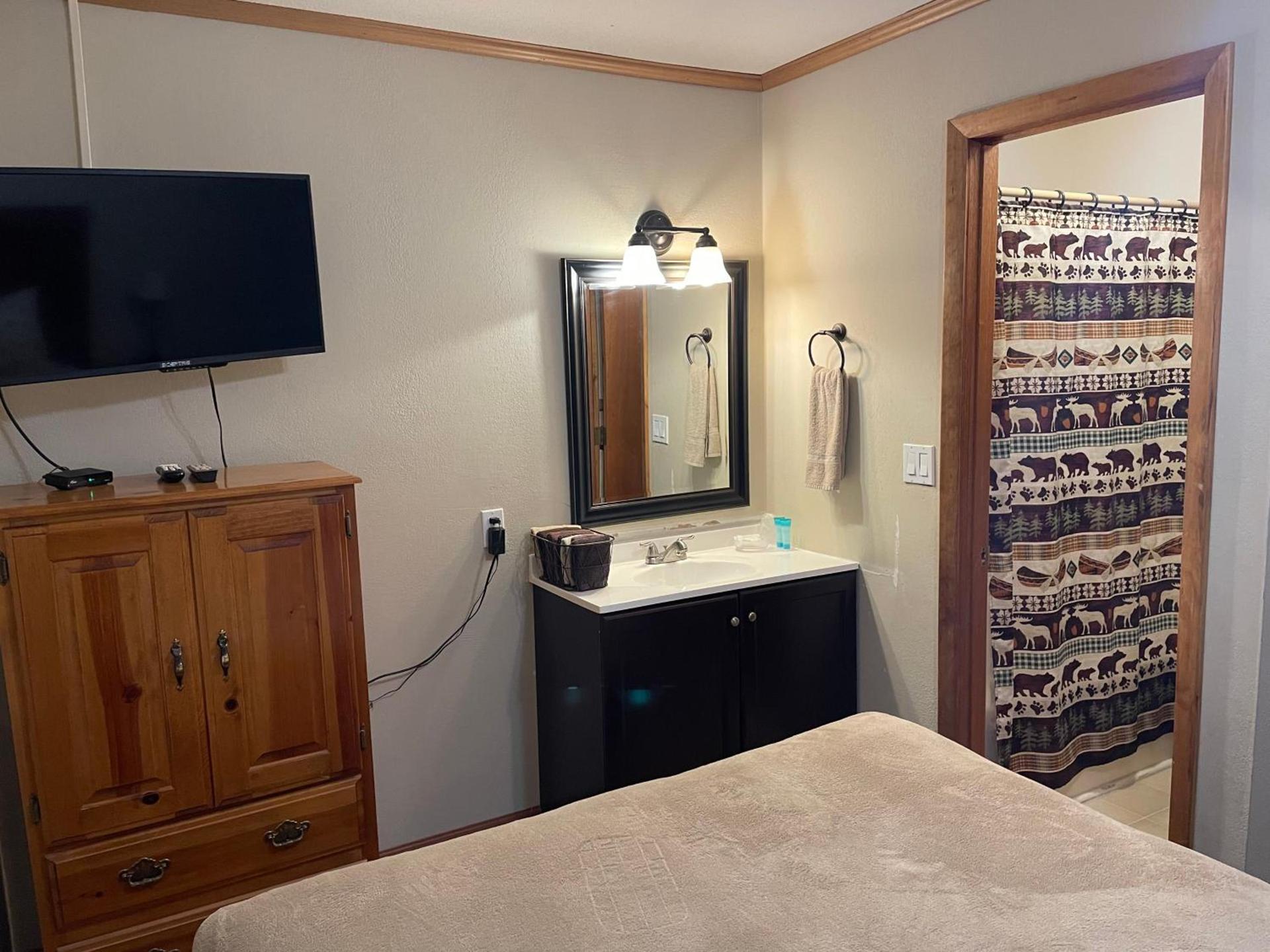 Hunter's Friend Resort near Table Rock Lake photo 49
