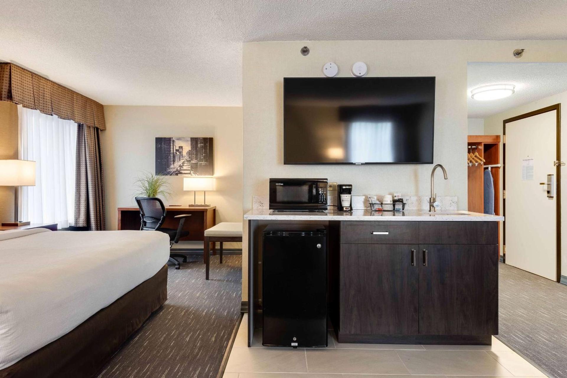 Best Western Chicago - Downers Grove photo 11