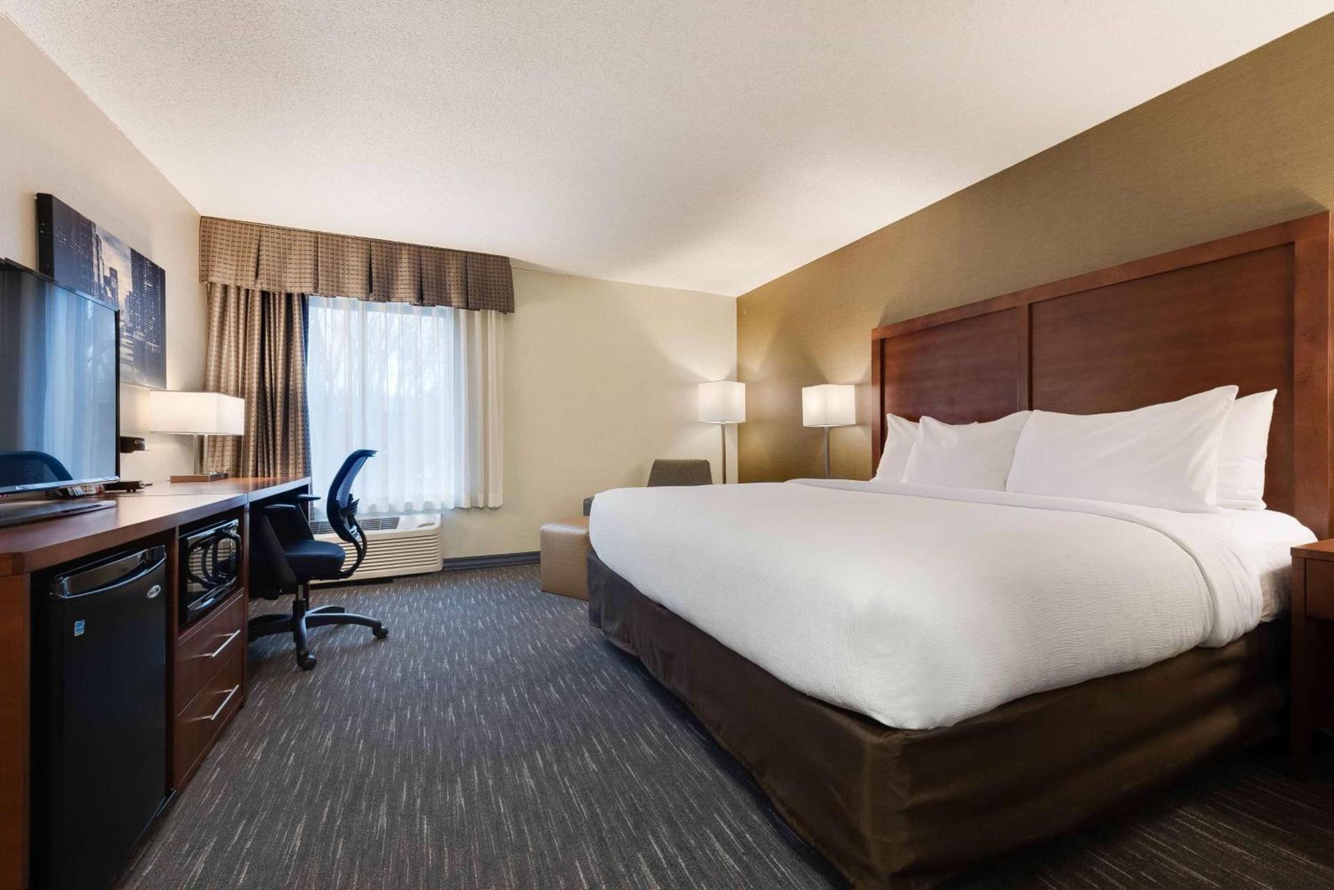 Best Western Chicago - Downers Grove photo 2