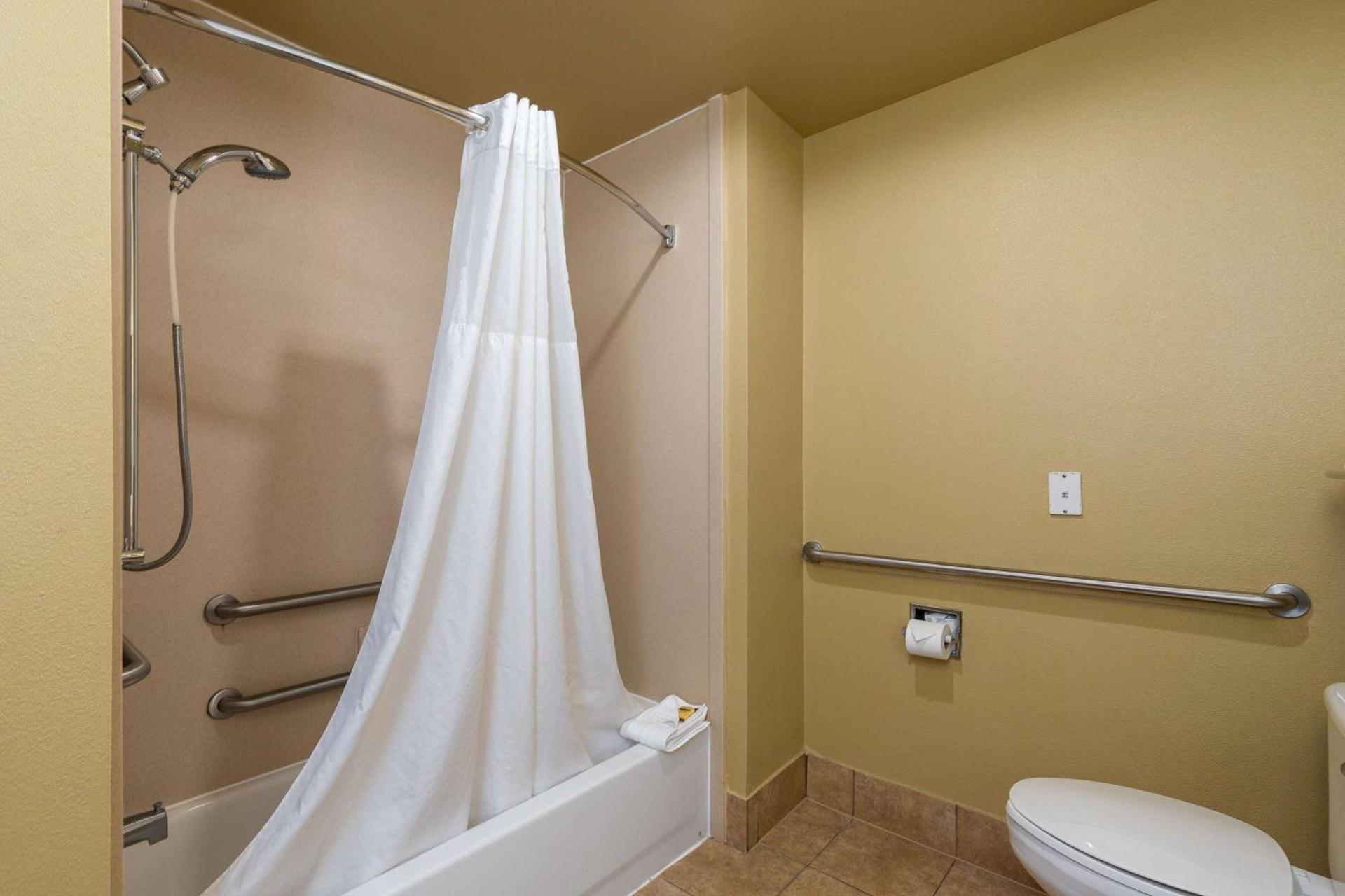 Best Western Plus Portland photo 30